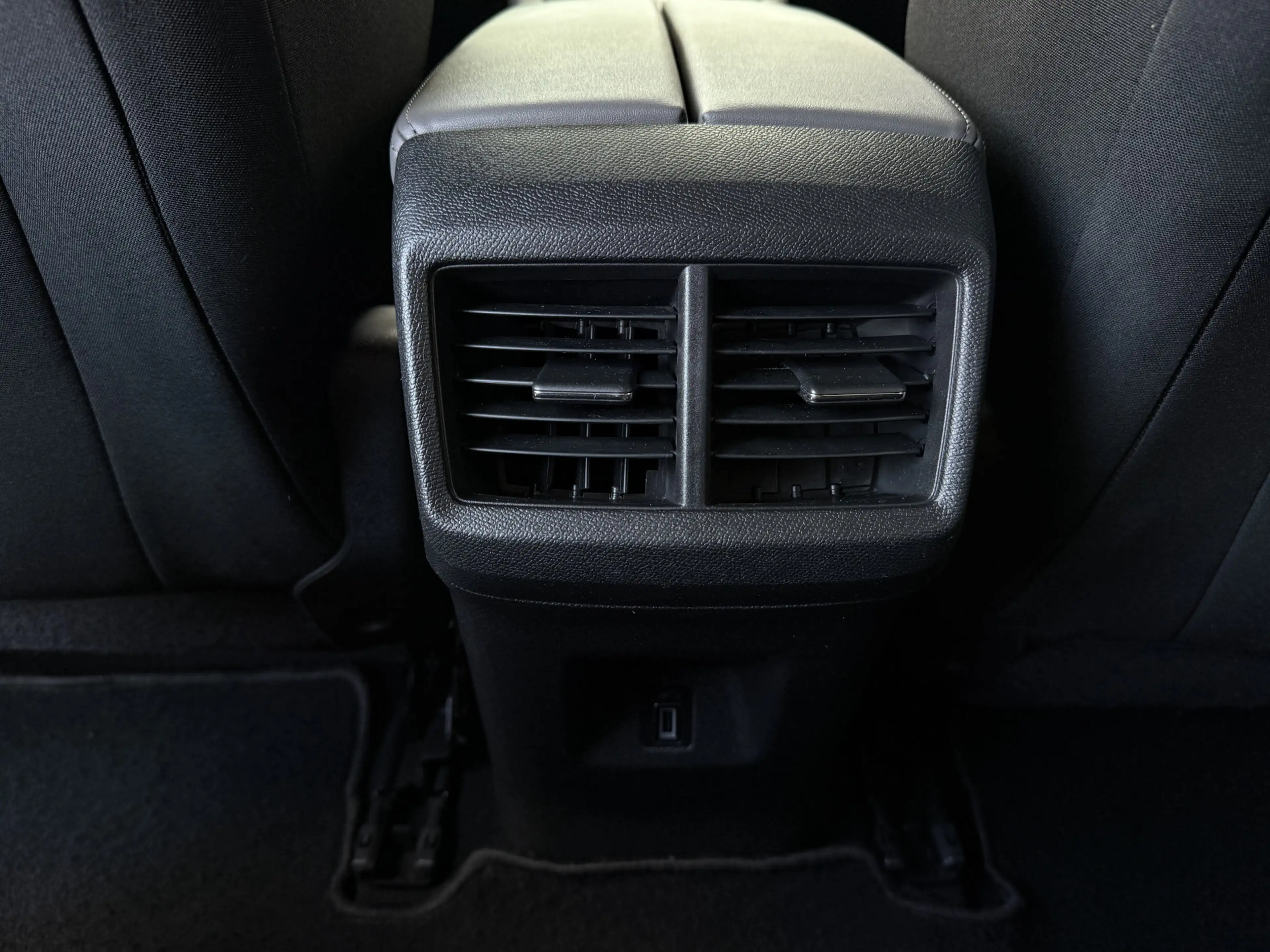 Citroen C5 Aircross 1.2 PureTech Business | afneembare trekhaak | appl — photo 35