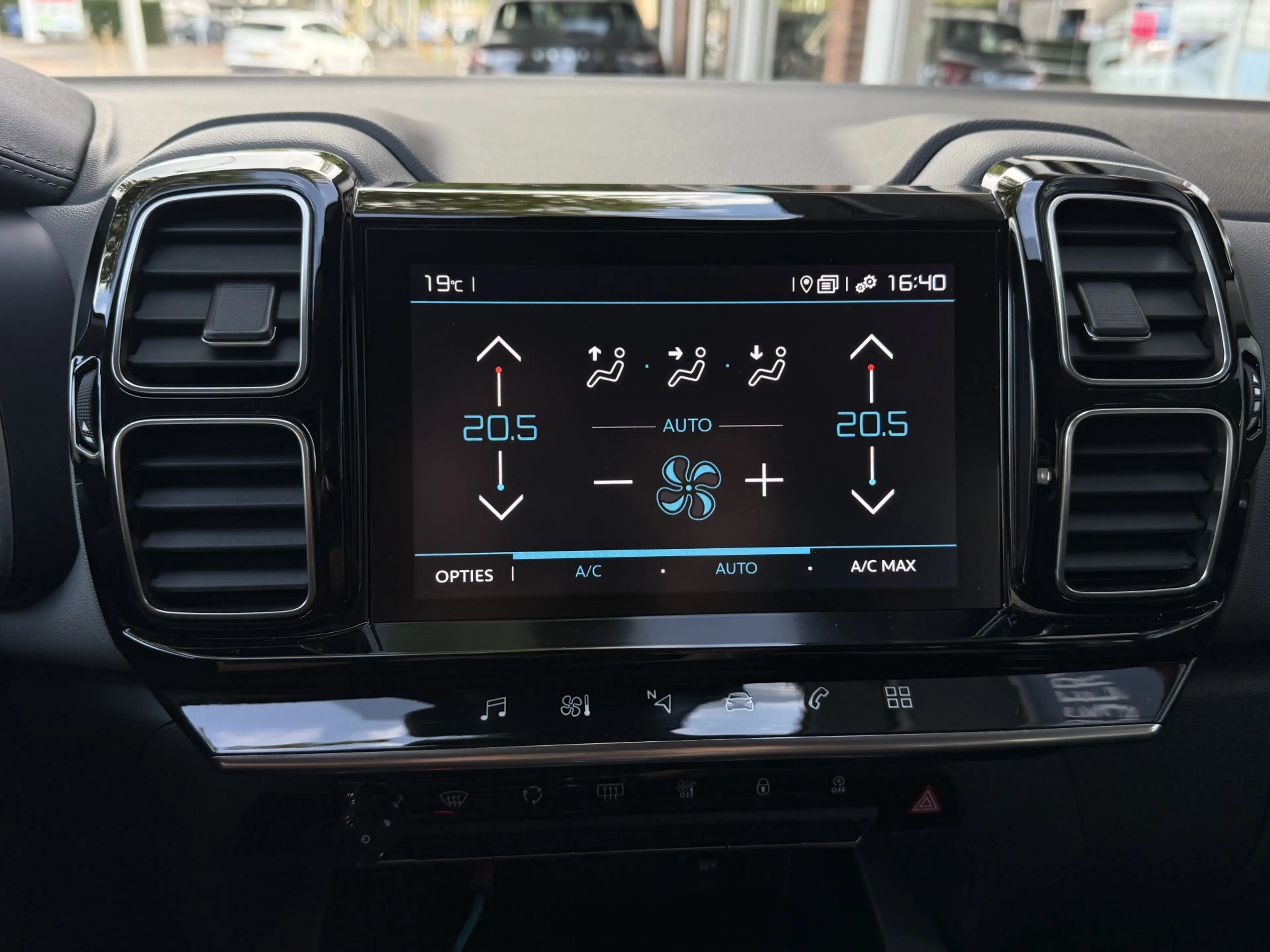 Citroen C5 Aircross 1.2 PureTech Business | afneembare trekhaak | appl — photo 22