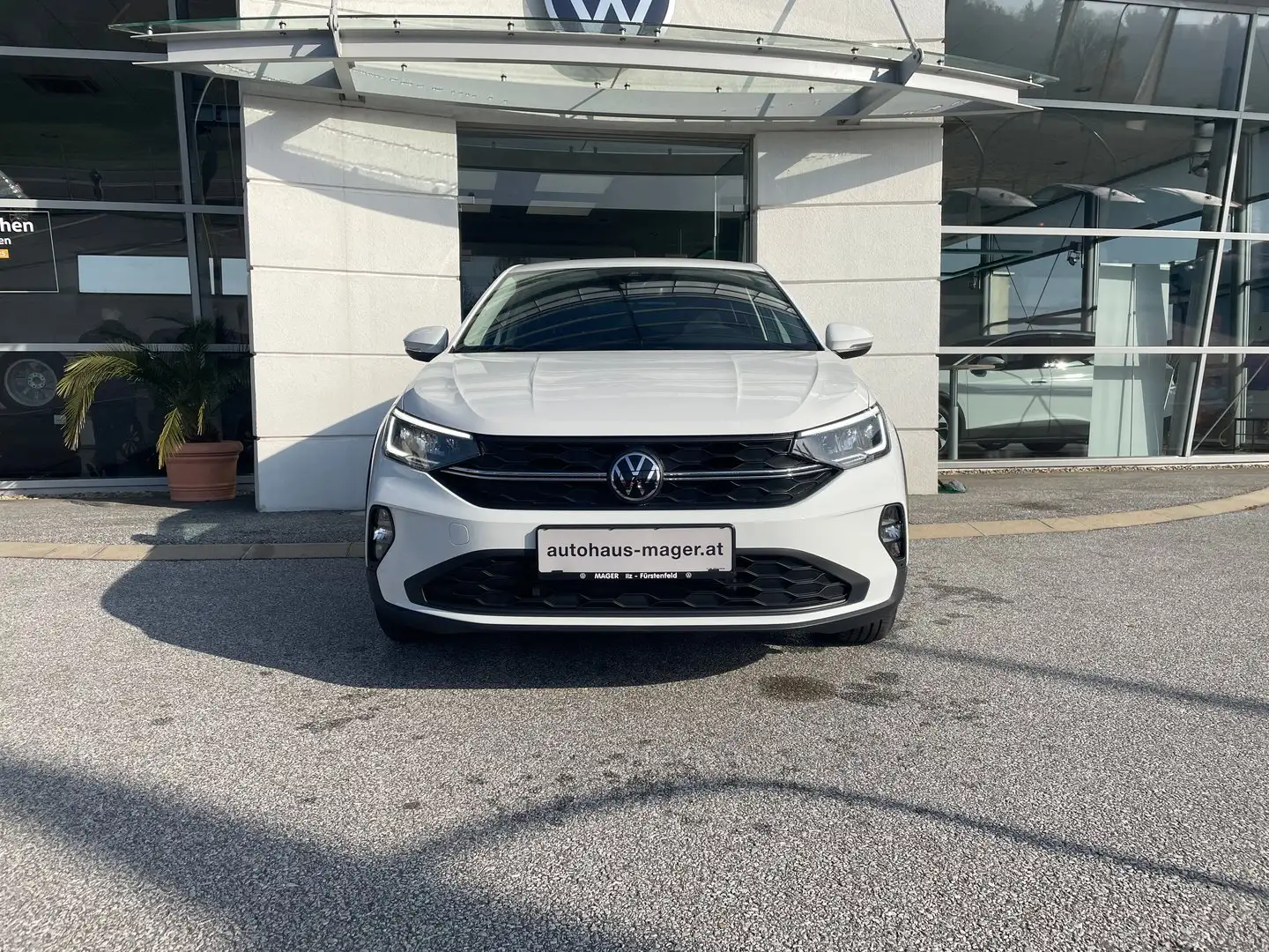 Volkswagen Taigo 4Me TSI Weiß - 2