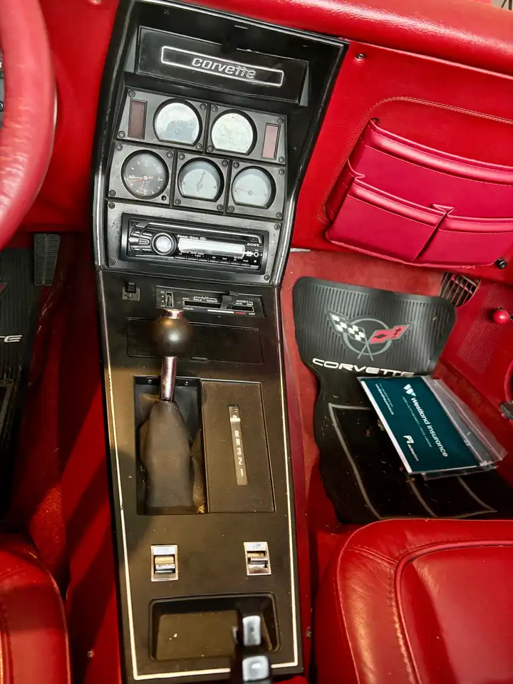 Chevrolet Corvette снимка Chevrolet Corvette