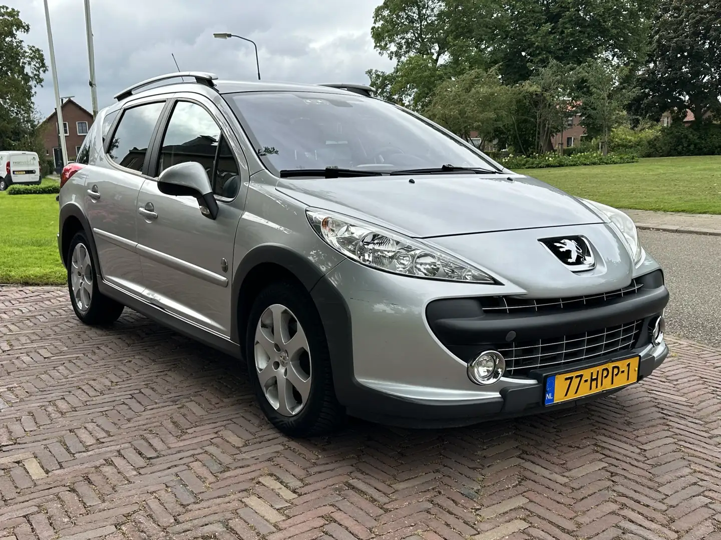 Peugeot 207 SW Outdoor 1.6 VTi NAP * PANO * LEER Gris - 2