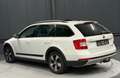 Skoda Octavia Combi Scout 4x4 *135kW*PANORAMA*AHK*XENON*CarPlay* Bílá - thumbnail 2