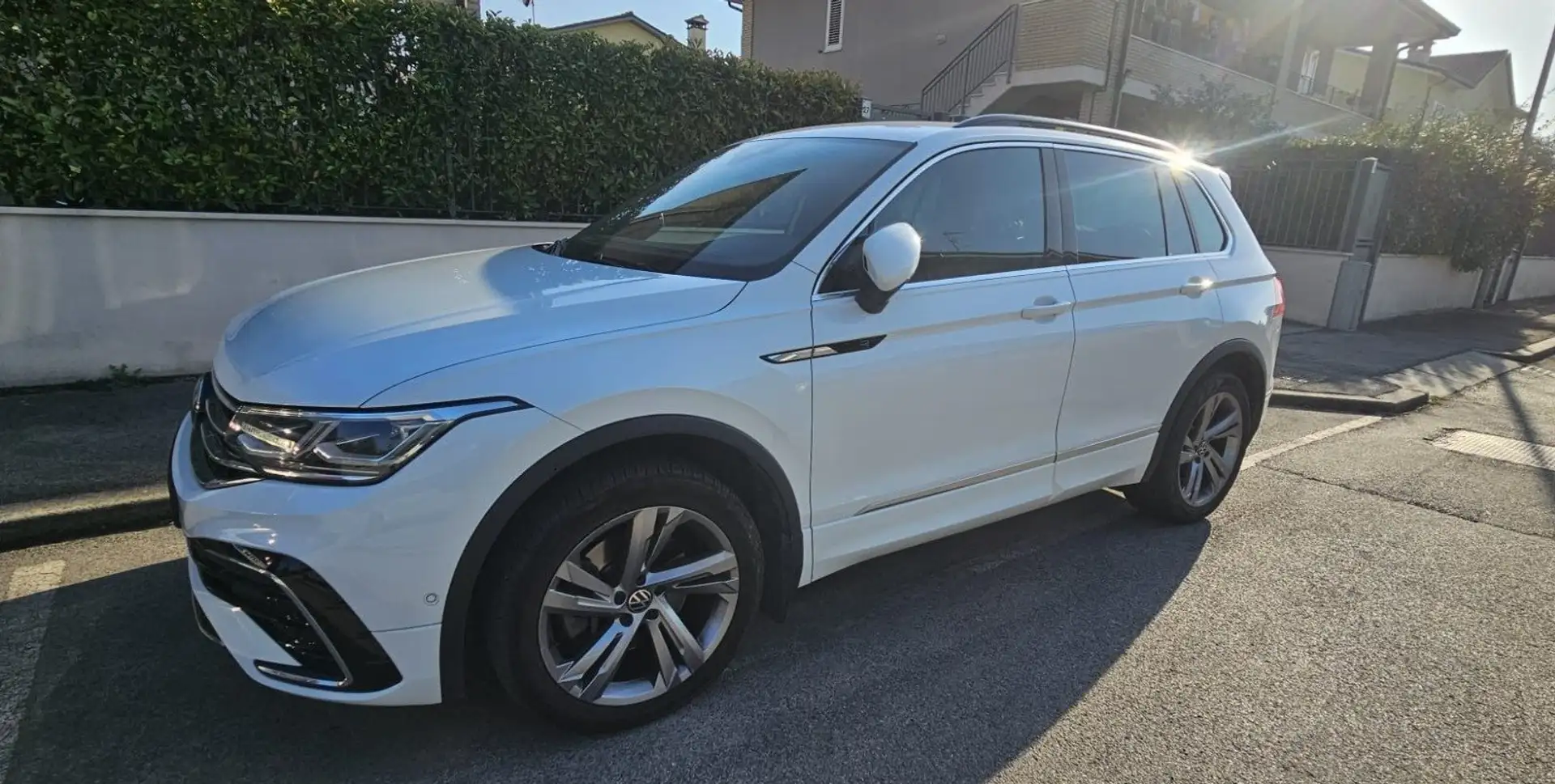 Volkswagen Tiguan Tiguan 2.0 tdi R-Line 4motion 200cv dsg Bianco - 1
