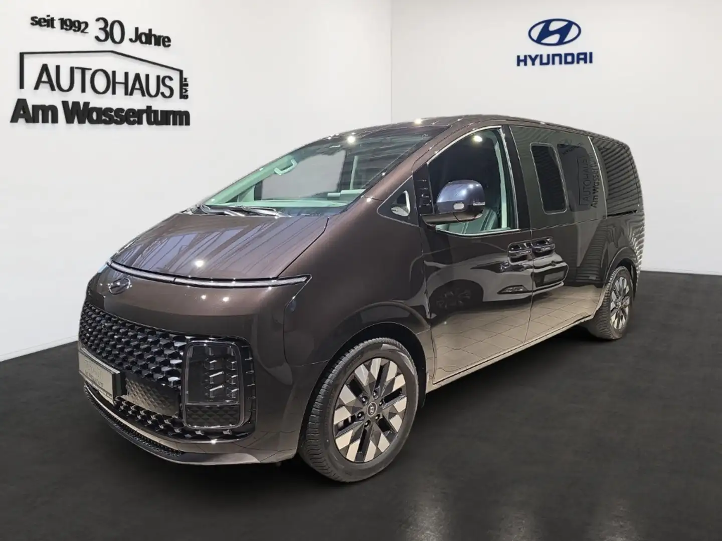 Hyundai STARIA 2.2 CRDi 2WD 8DCT Signature LEDER NAVI LED 7-Sitze Maro - 1