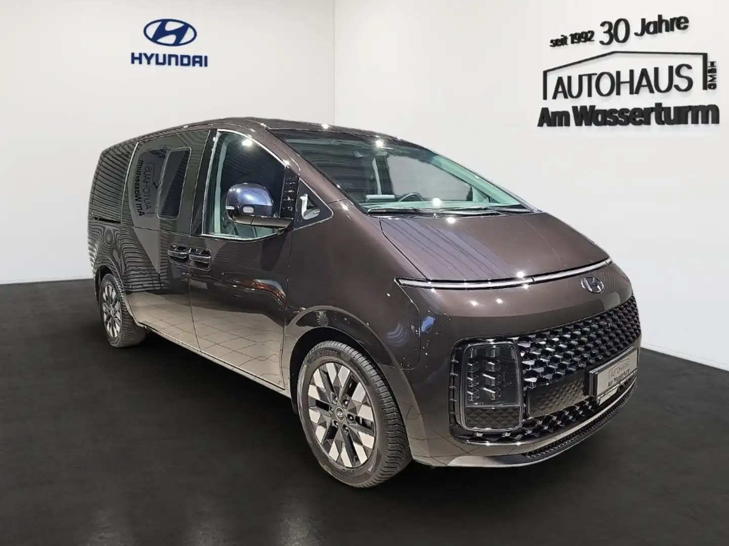 Hyundai STARIA 2.2 CRDi 2WD 8DCT Signature LEDER NAVI LED 7-Sitze Maro - 2