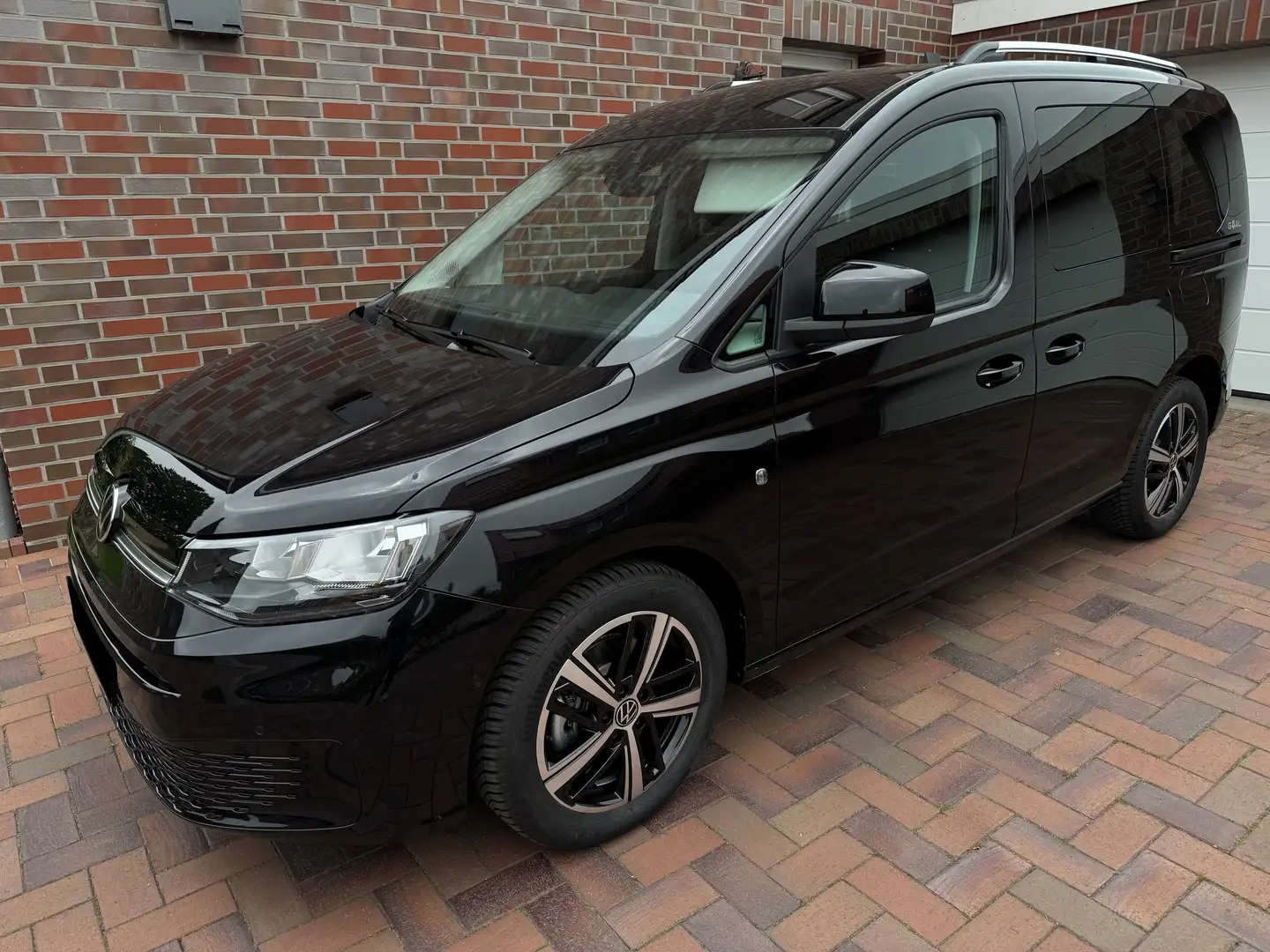 Volkswagen Caddy GOAL, KAM, NAV,ACC, GJ-Reifen, Heck-Türen Schwarz - 1