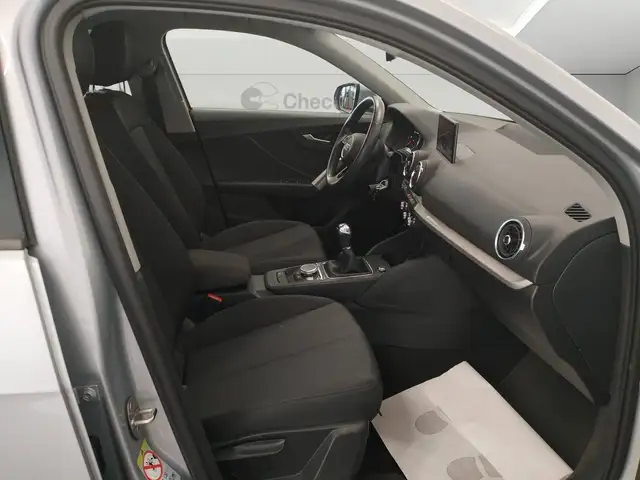Audi Q2 view 13