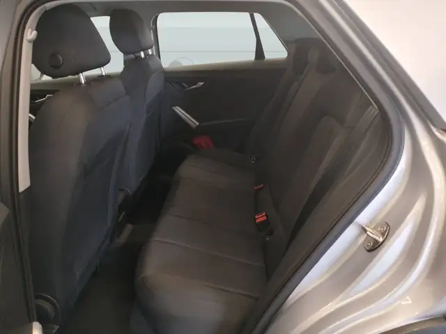 Audi Q2 view 8