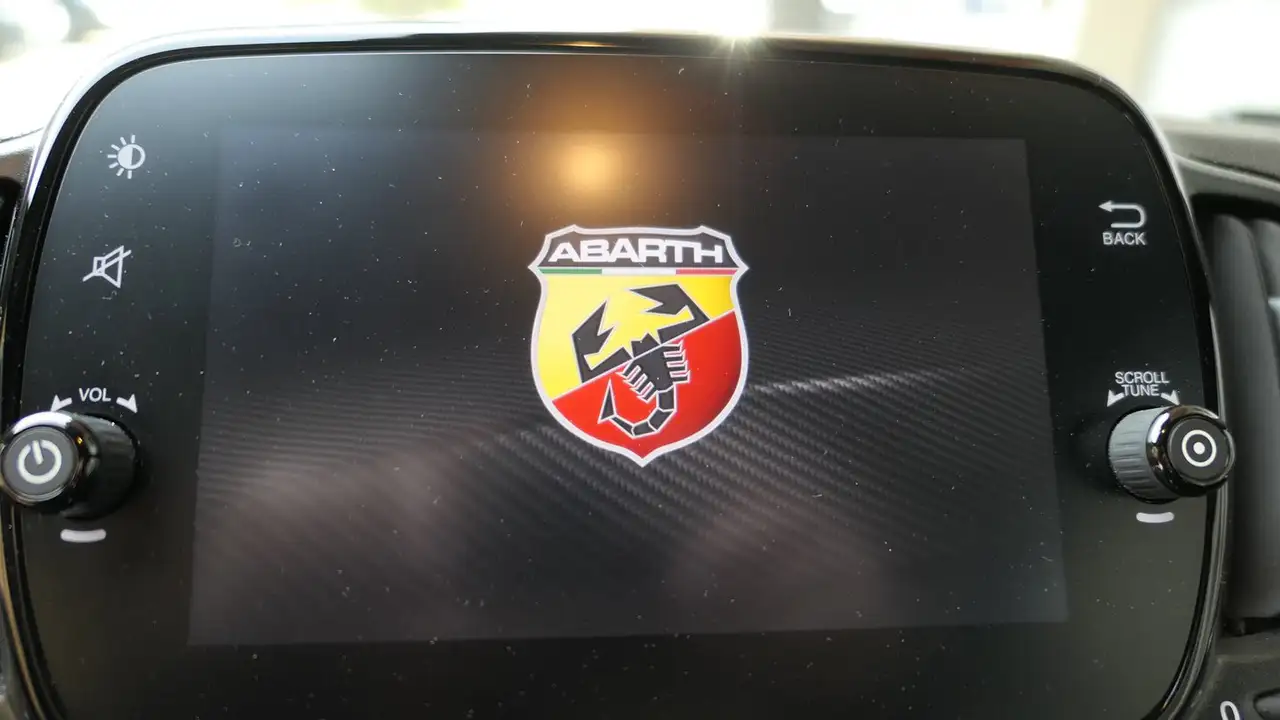 Abarth 595 2022 — фото 9