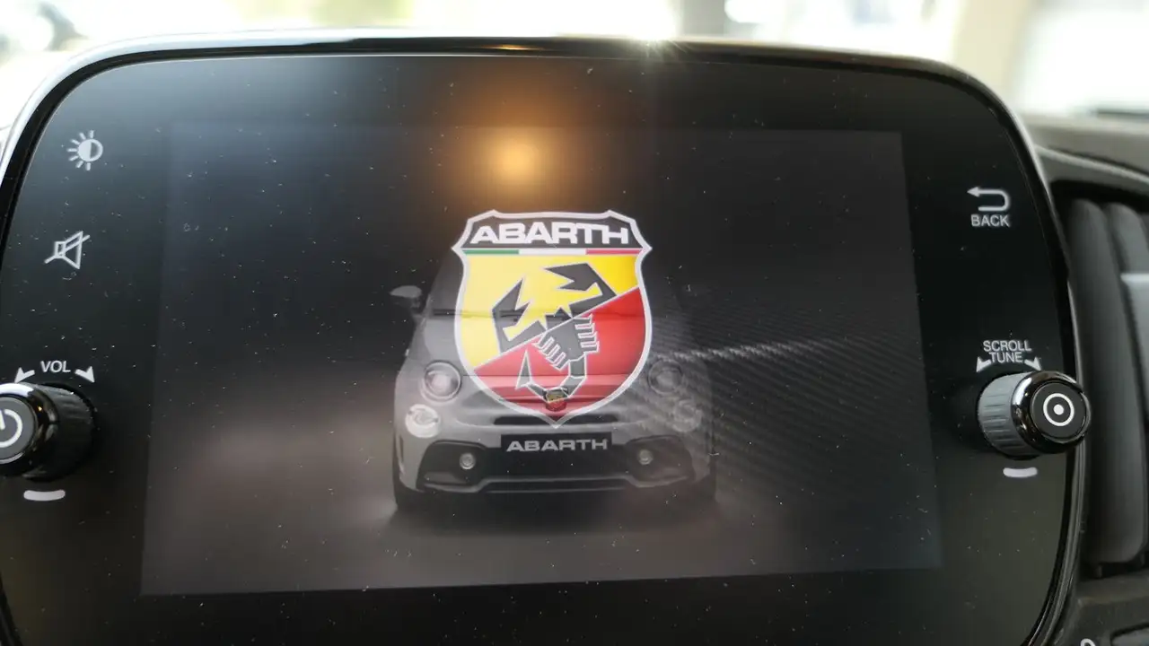 Abarth 595 2022 — фото 8