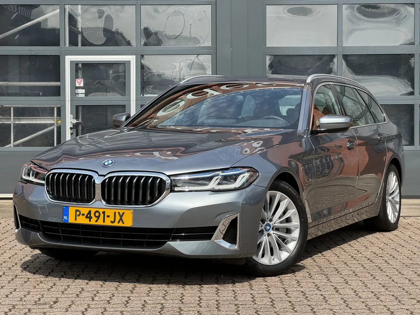 BMW 530 5-serie 530e Touring Business Edition Plus Automaa Gris - 2
