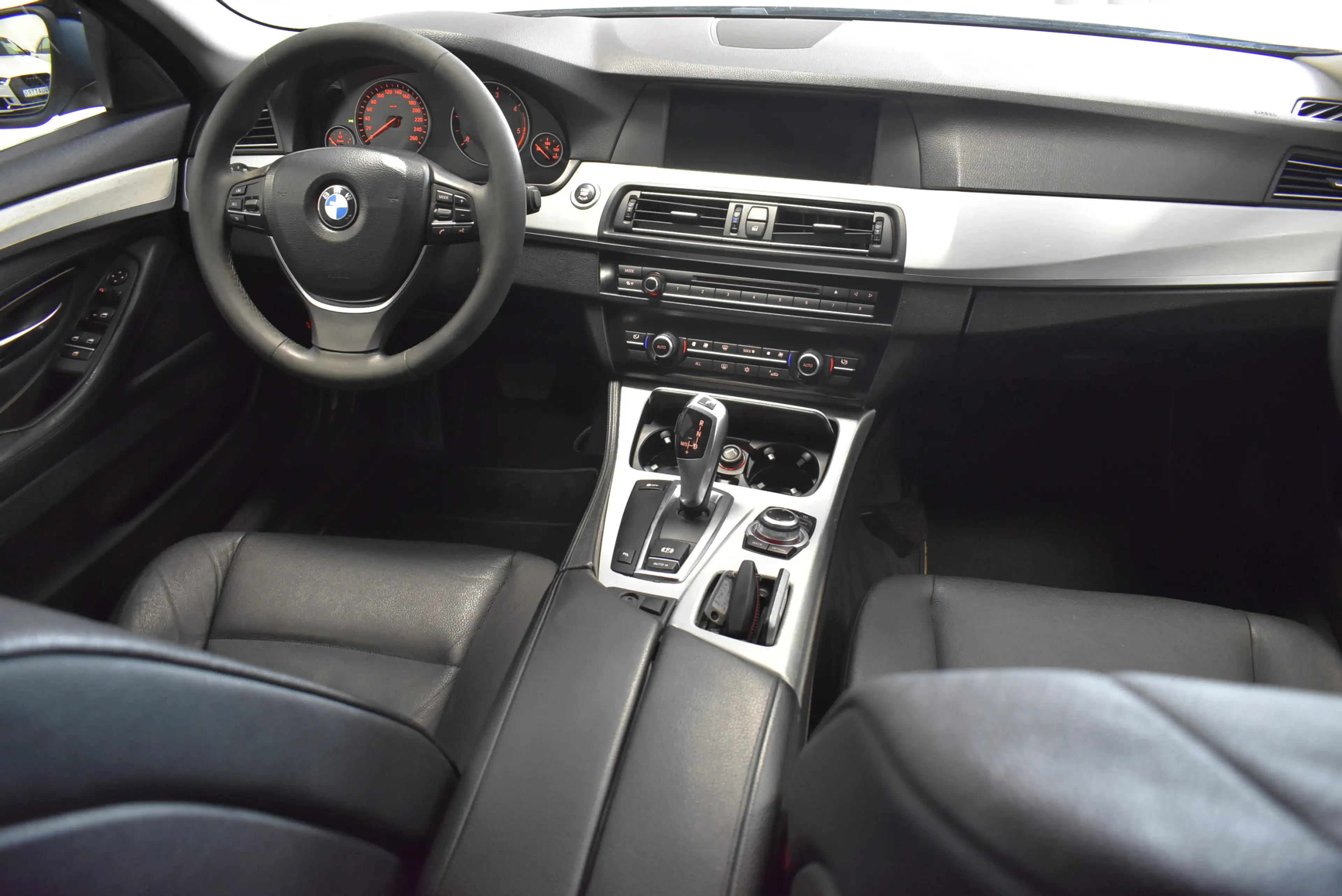 BMW 525 d Aut. Navi Leder PDC Leder Xenon Klimaaut. — photo 5
