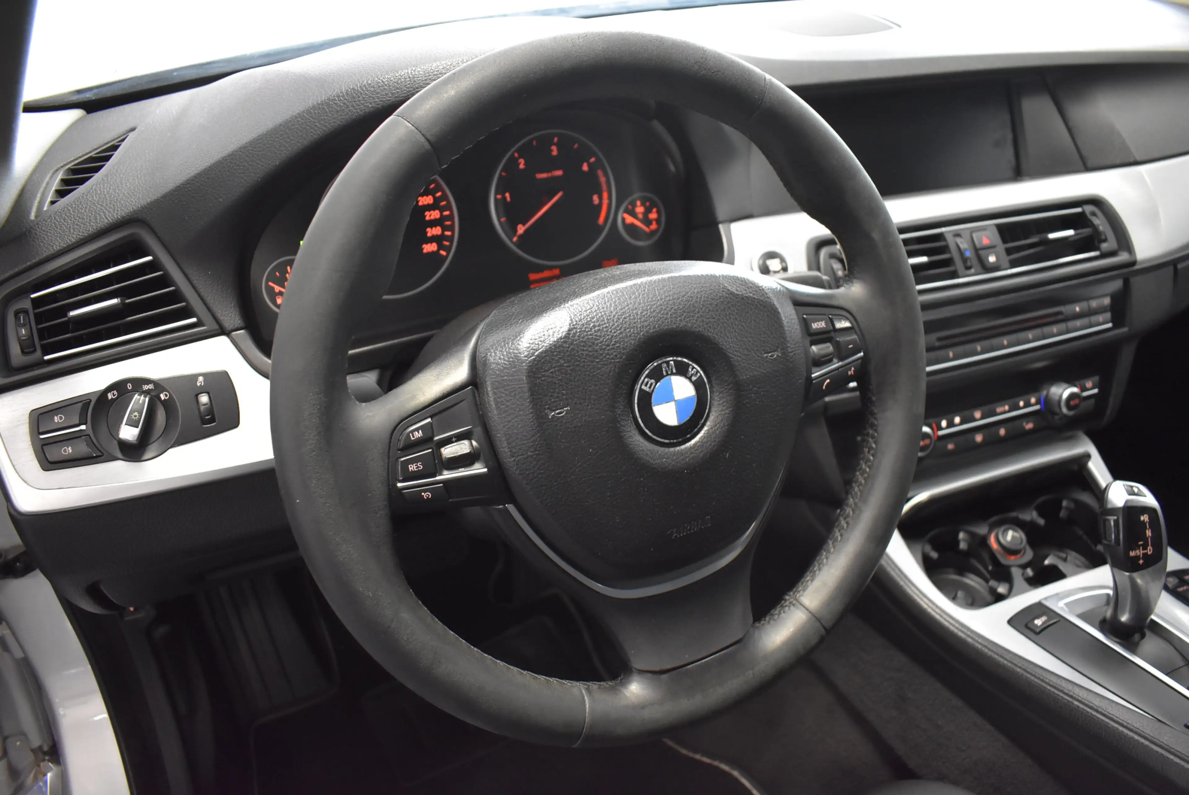 BMW 525 d Aut. Navi Leder PDC Leder Xenon Klimaaut. — photo 10