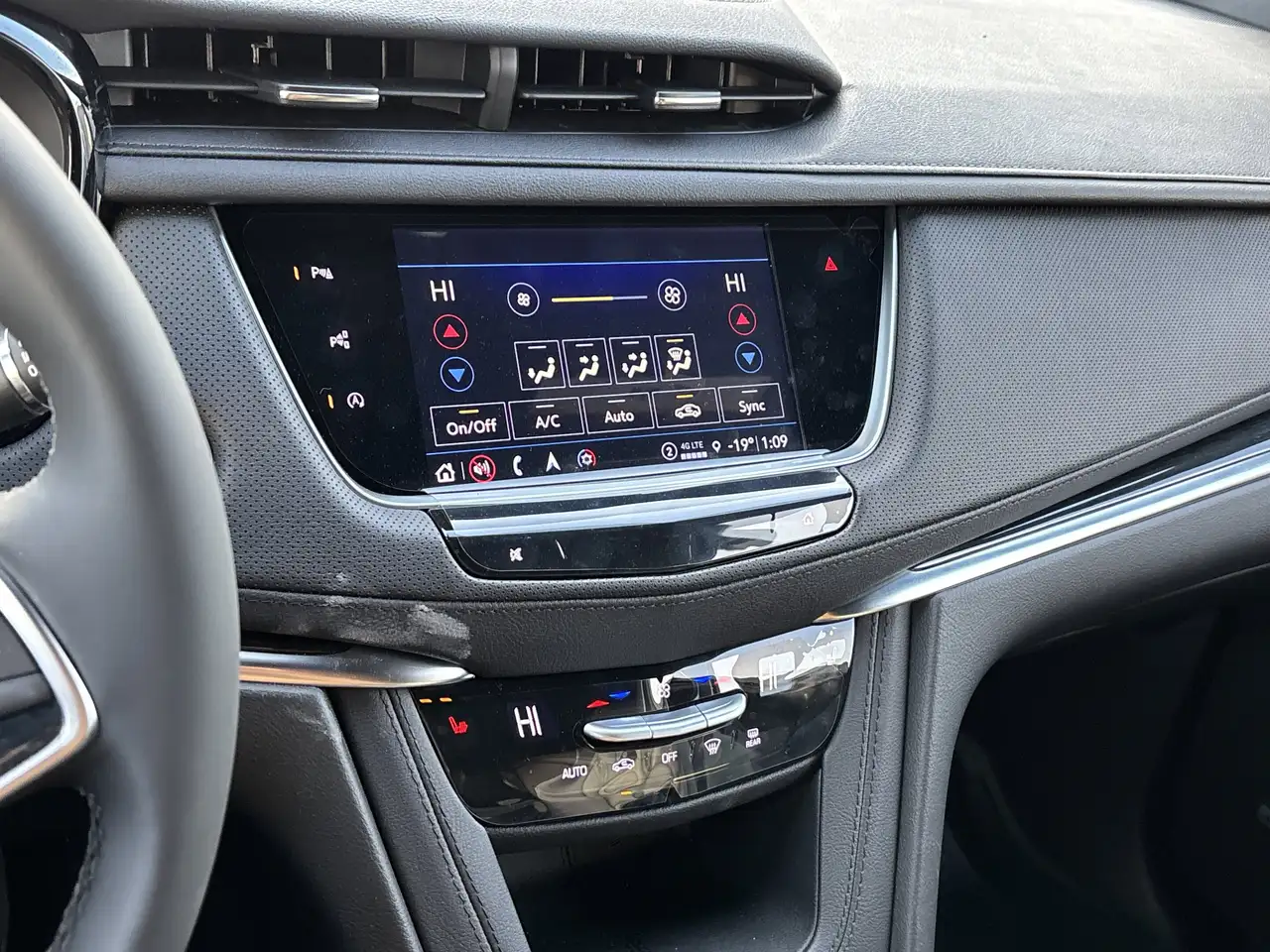 Cadillac XT5 photo Cadillac XT5