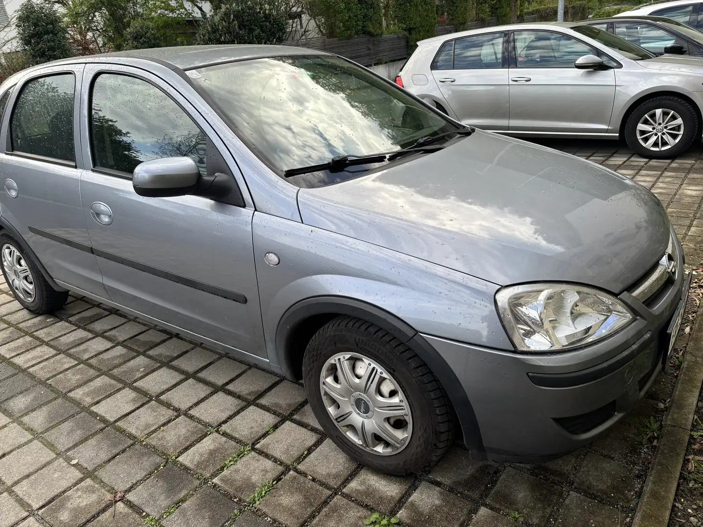 Opel Corsa 1,2 16V Grau - 1