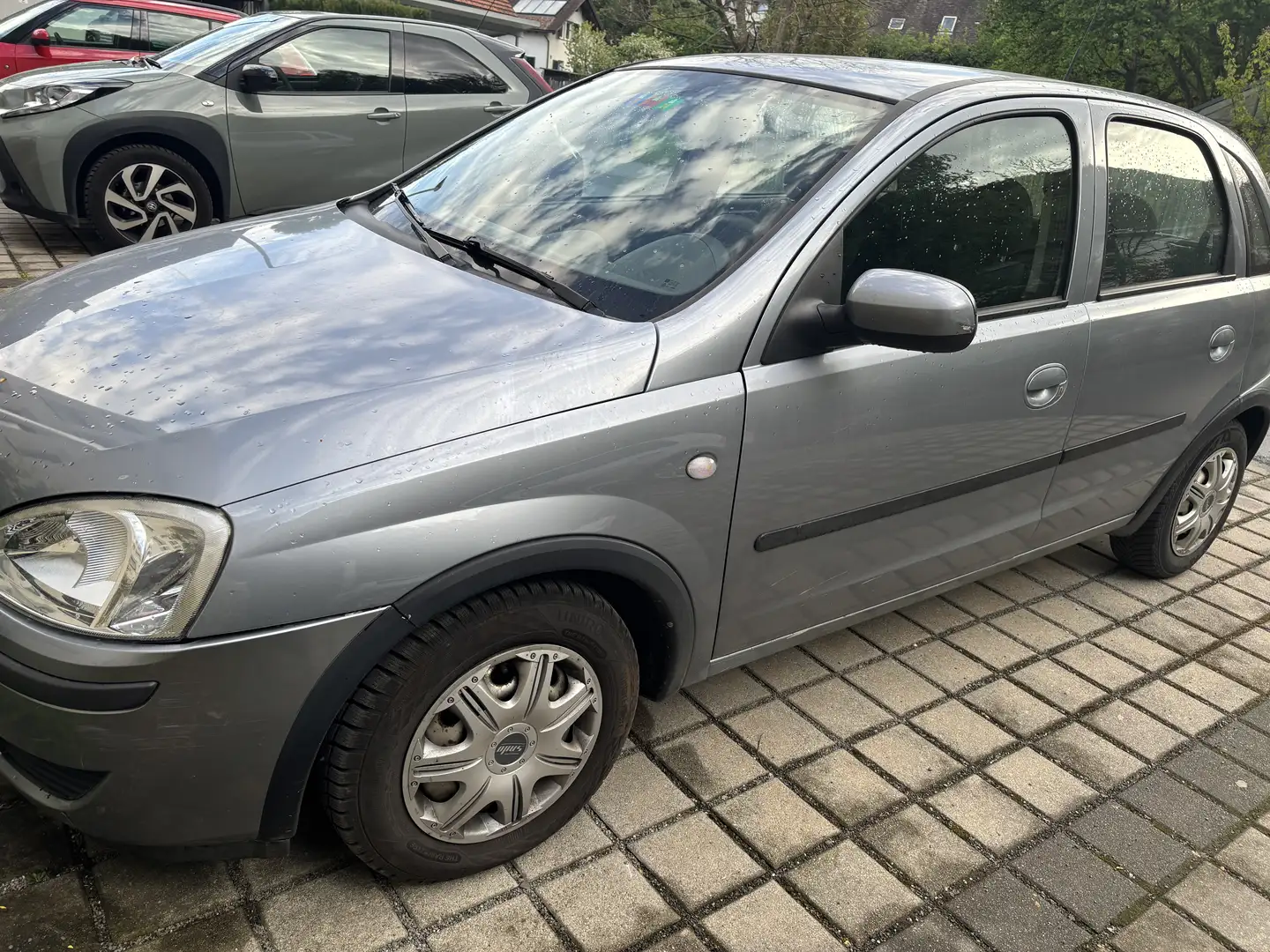 Opel Corsa 1,2 16V Grau - 2