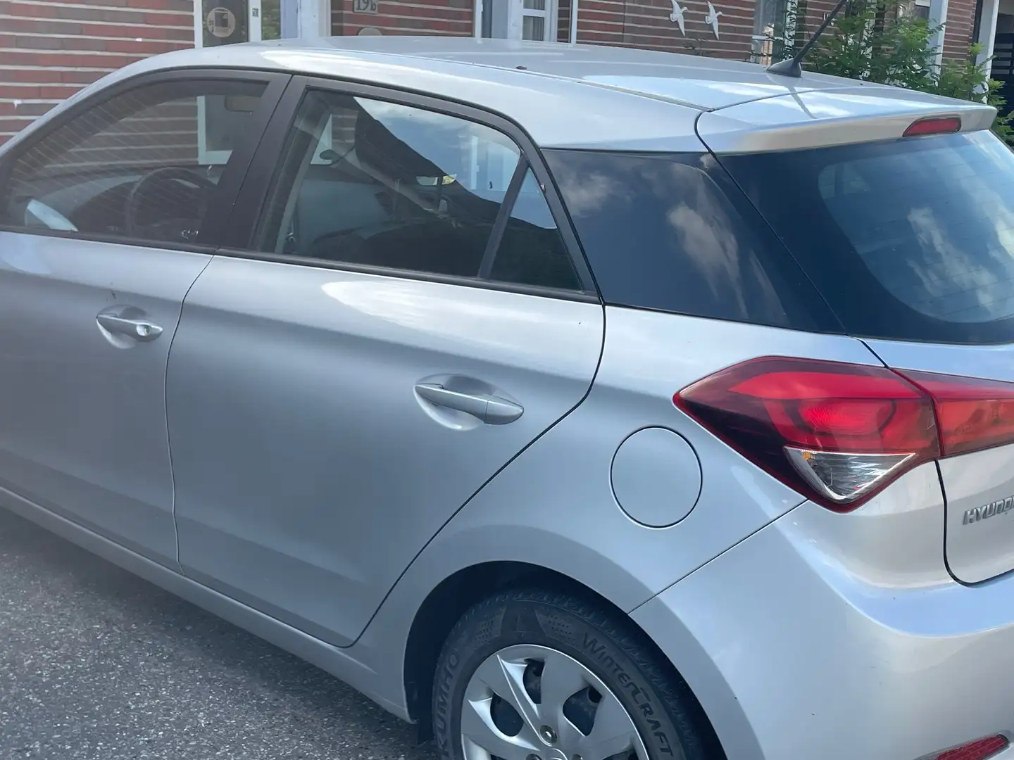 Hyundai i20 i20 1.2 Classic srebrna - 2