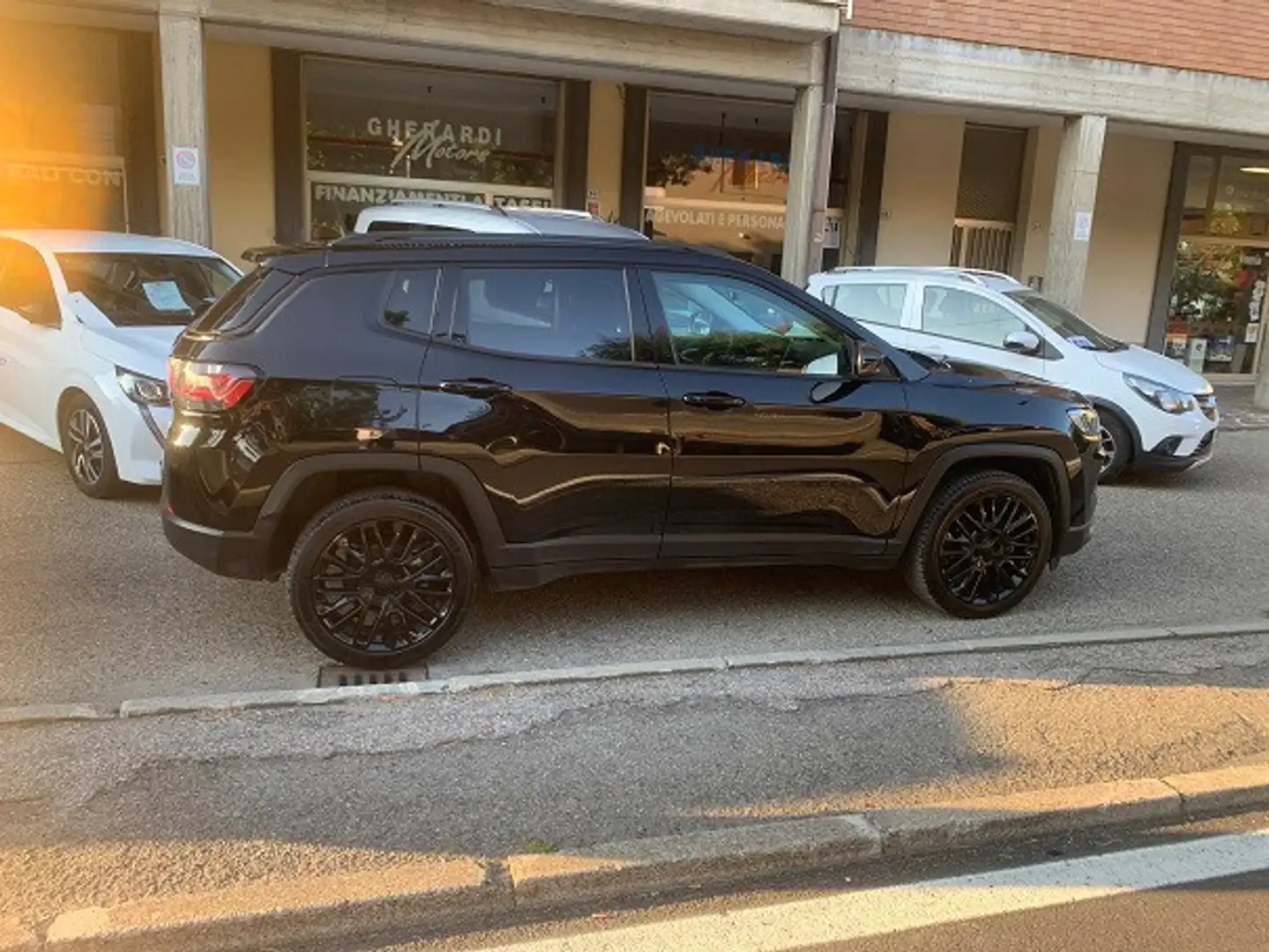 Jeep Compass 1.6 Multijet II 2WD Night Eagle Schwarz - 2