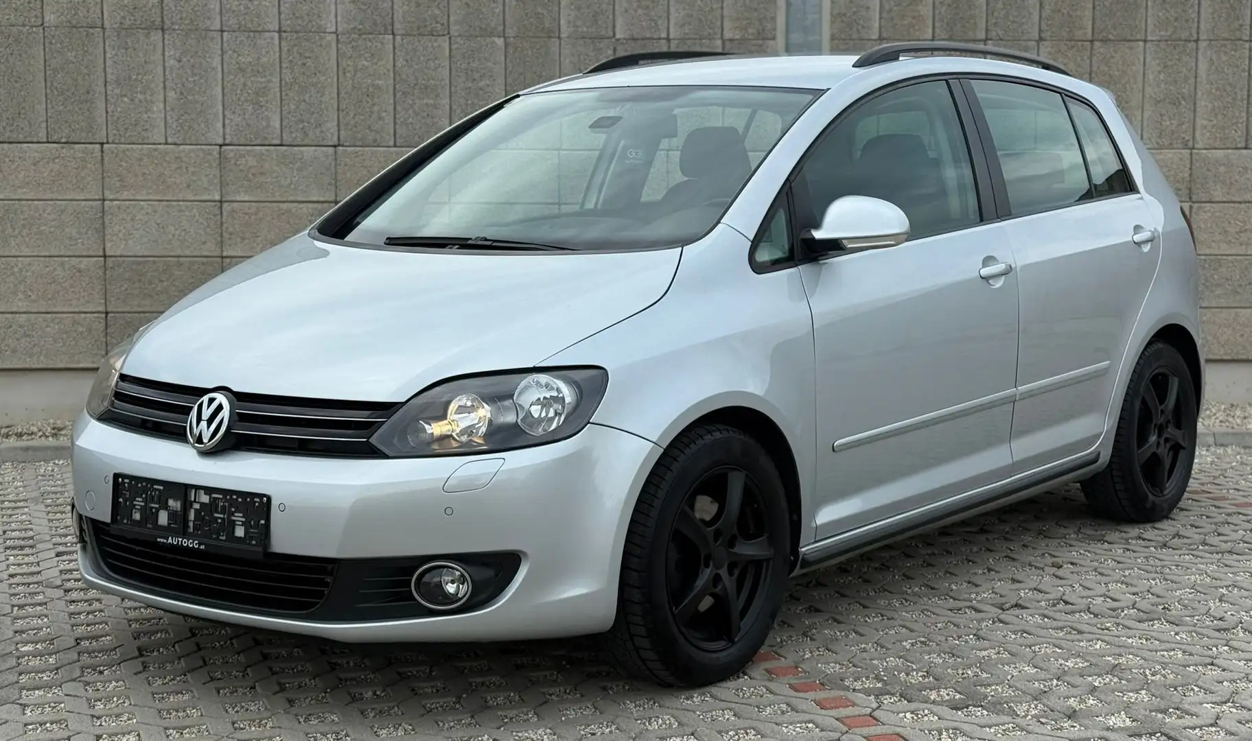 Volkswagen Golf Plus 1.6 TDI Rabbit BMT Aut. Grau - 2