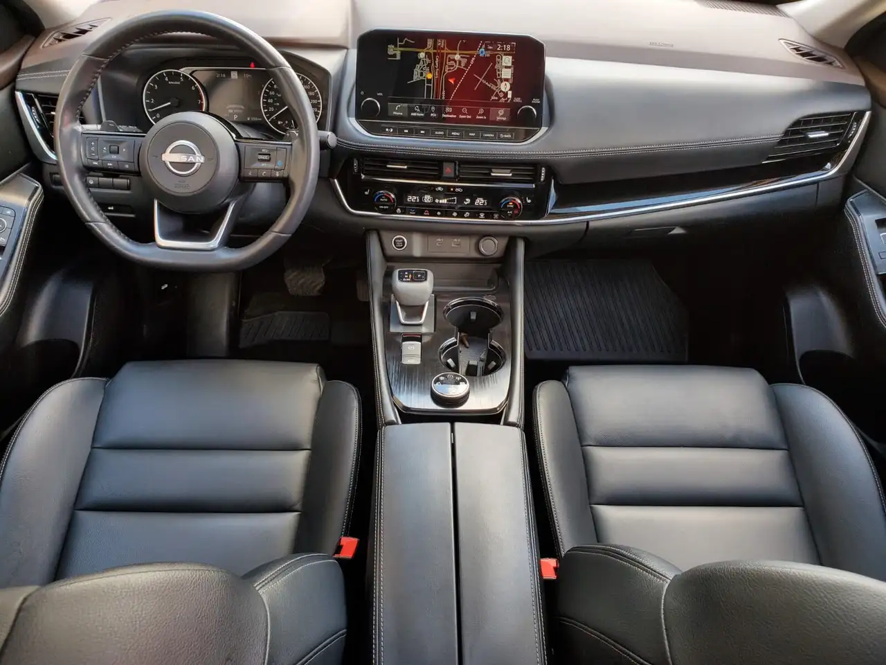 Nissan Rogue снимка Nissan Rogue
