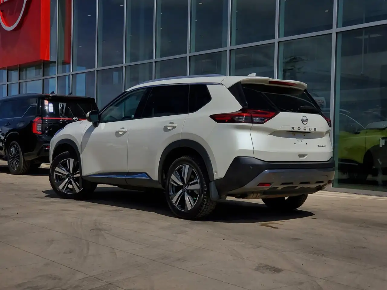 Nissan Rogue снимка Nissan Rogue