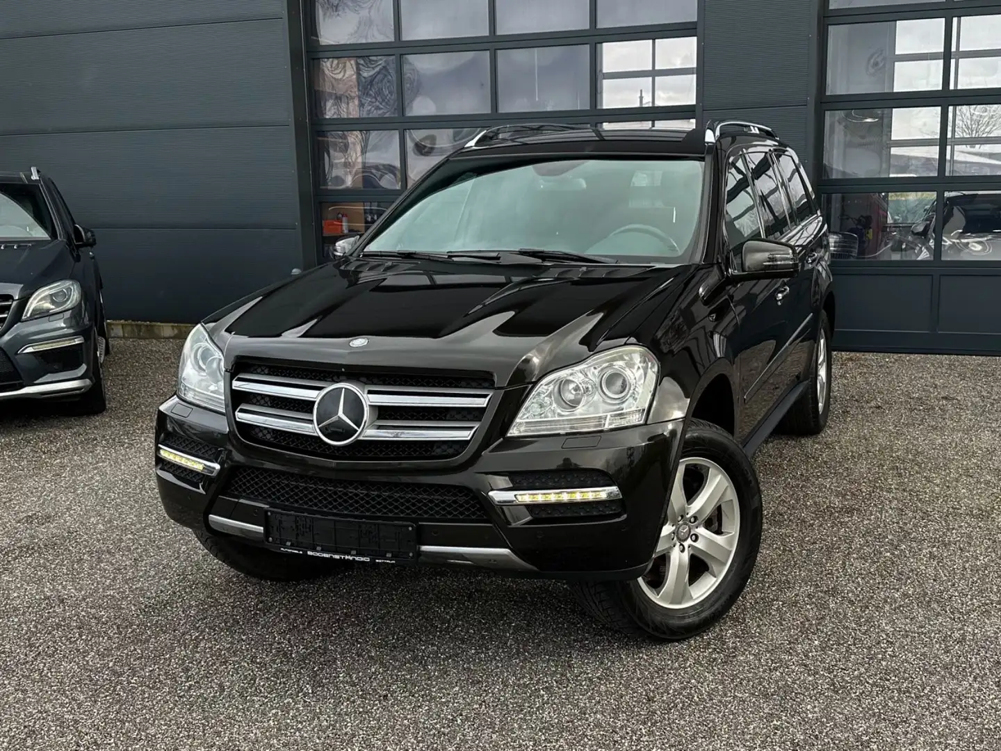 Mercedes-Benz GL 500 7-Sitzer Standheizung Anhänger Sitzklima Braun - 1