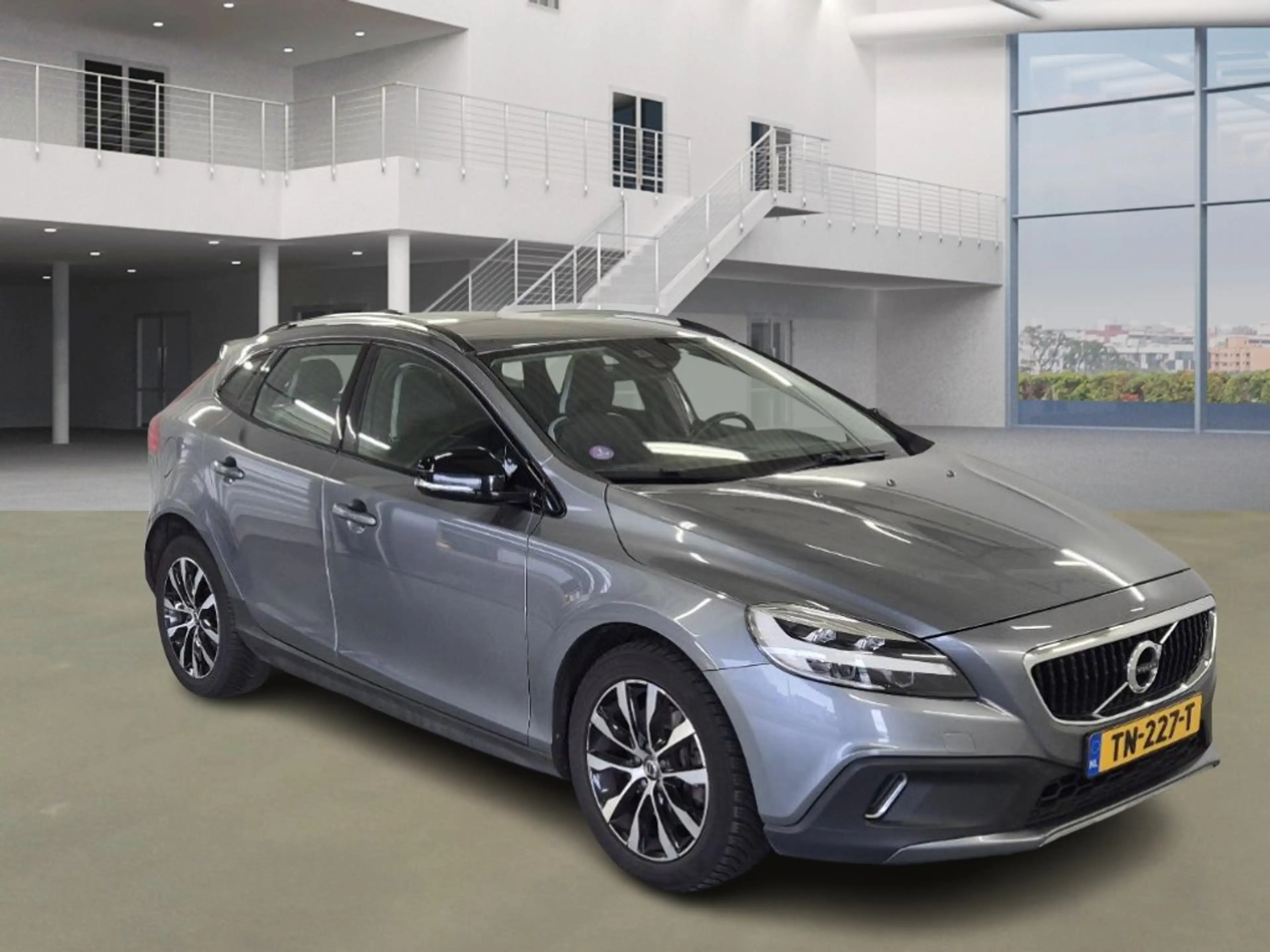 Volvo V40 Cross Country 1.5 T3 Dynamic Edition / NL PRIJS 11000 — photo 2