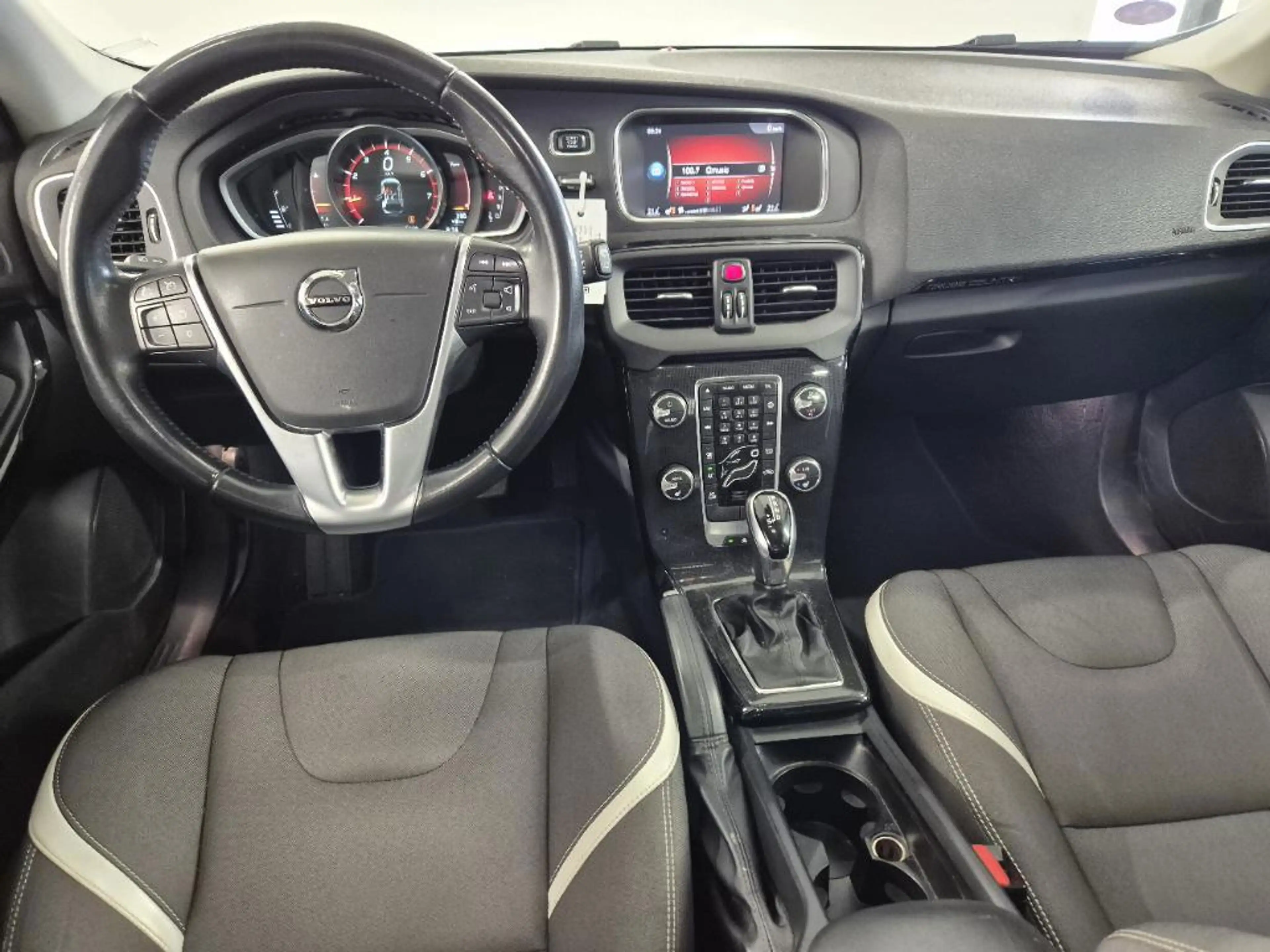 Volvo V40 Cross Country 1.5 T3 Dynamic Edition / NL PRIJS 11000 — photo 7