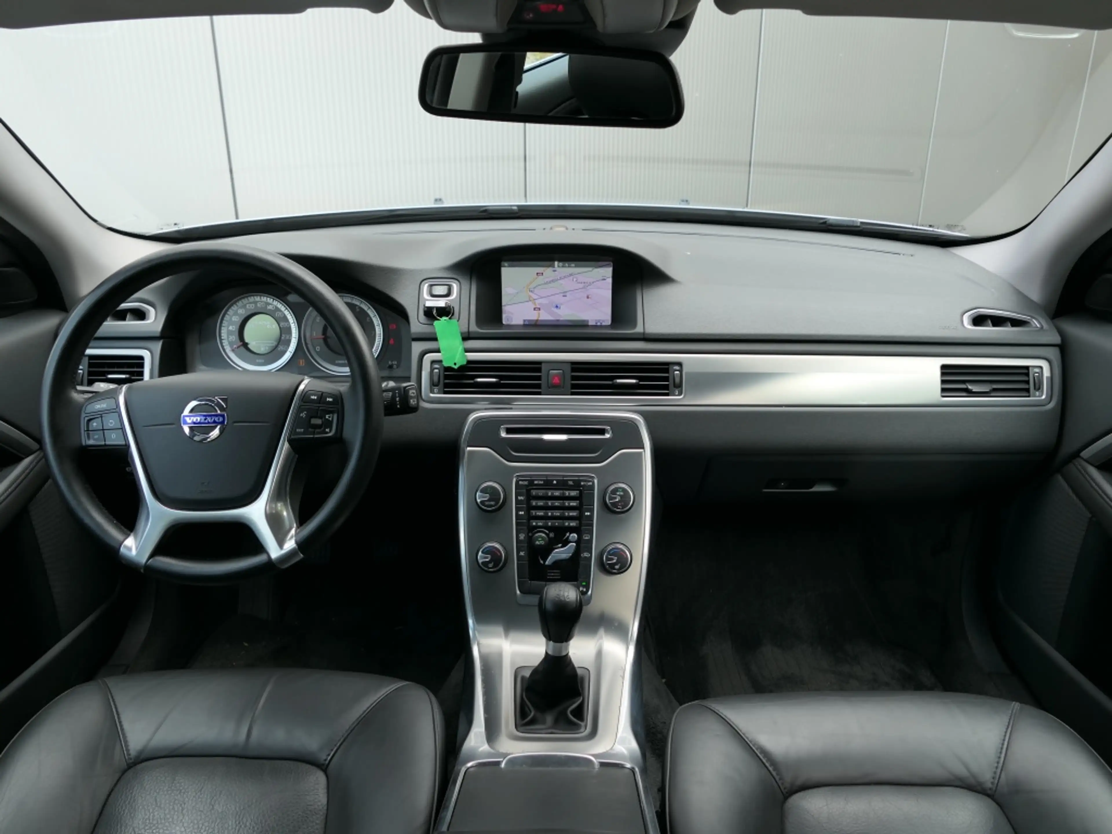 Volvo V70 1.6 T4 Lim. Edition Xenon / Navi / Leer — photo 14