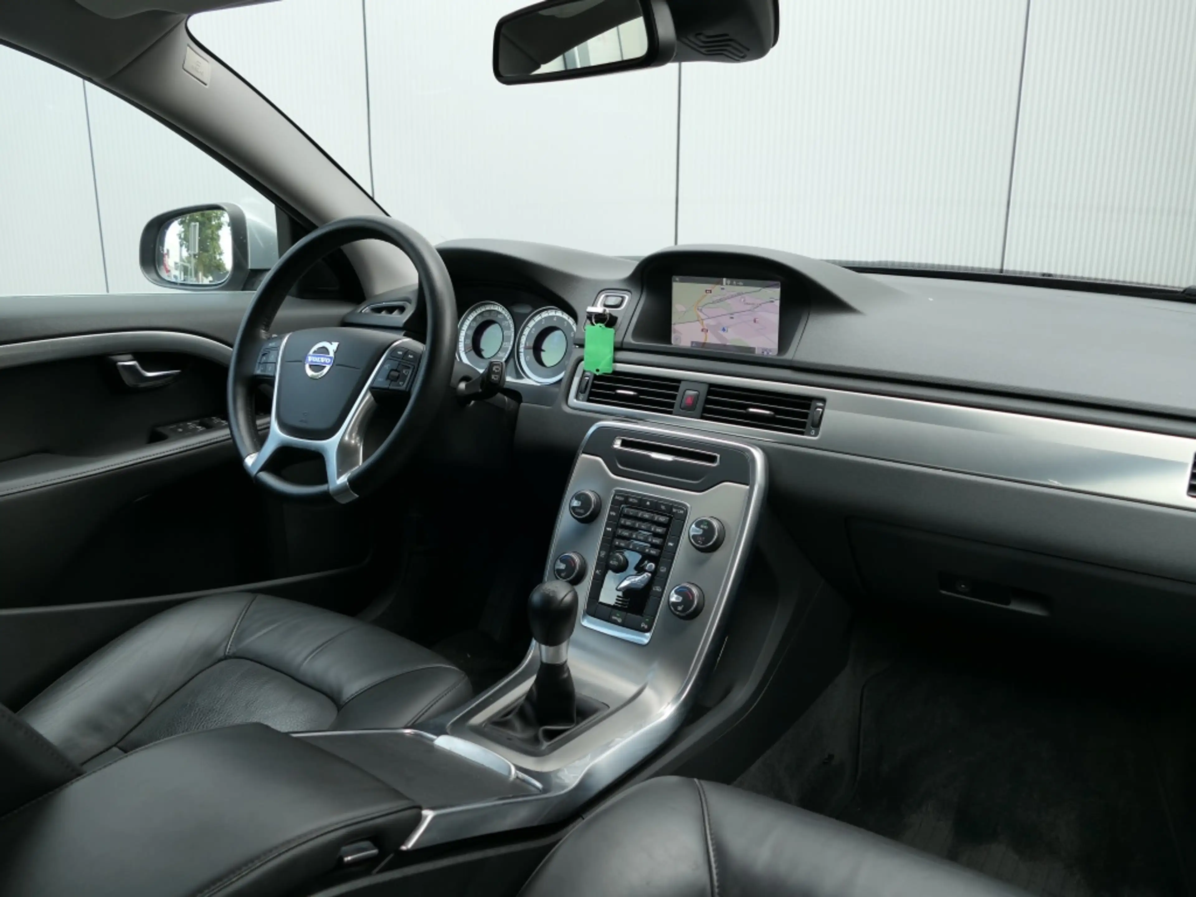 Volvo V70 1.6 T4 Lim. Edition Xenon / Navi / Leer — photo 3