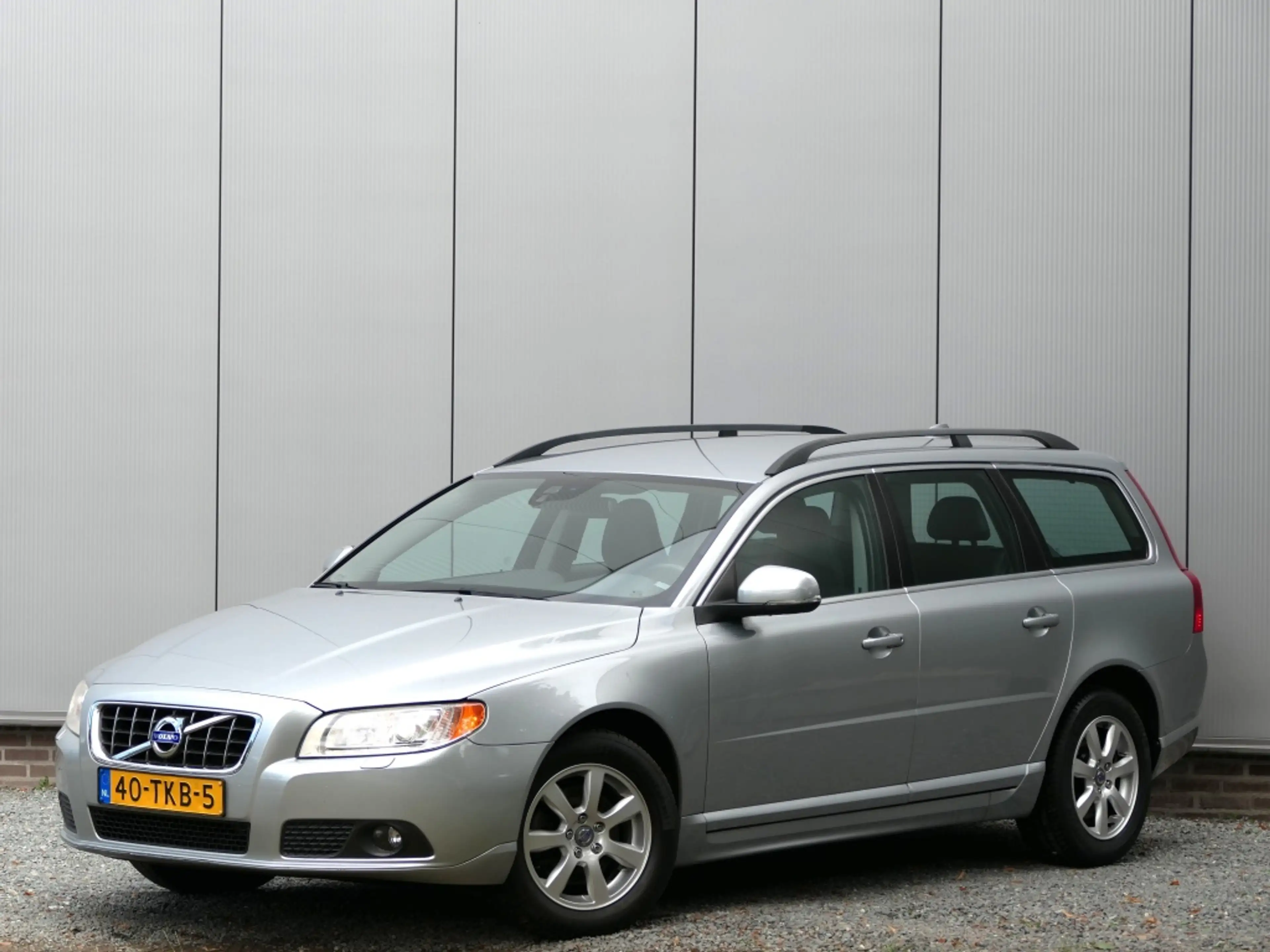 Volvo V70 1.6 T4 Lim. Edition Xenon / Navi / Leer