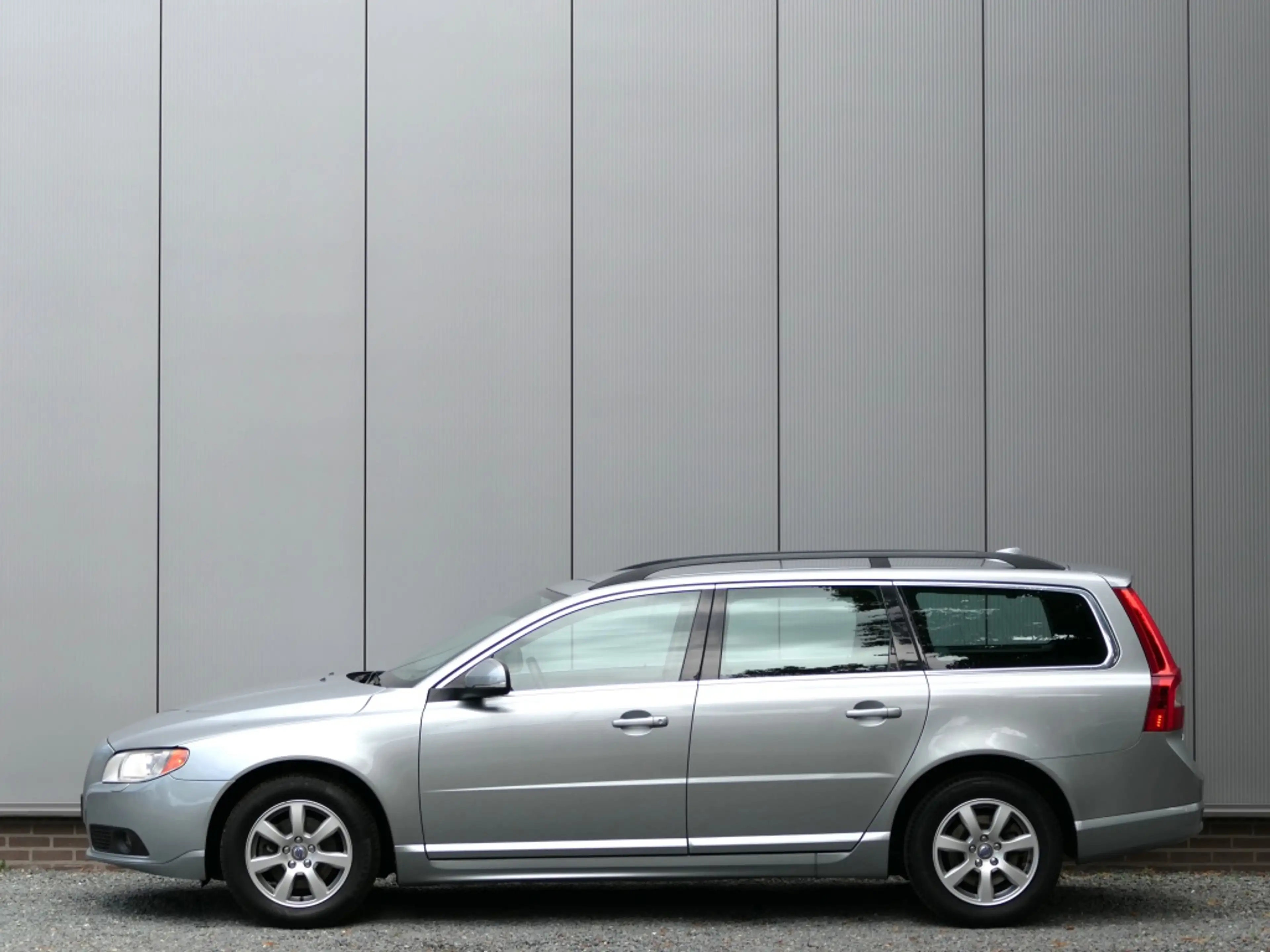 Volvo V70 1.6 T4 Lim. Edition Xenon / Navi / Leer — photo 5