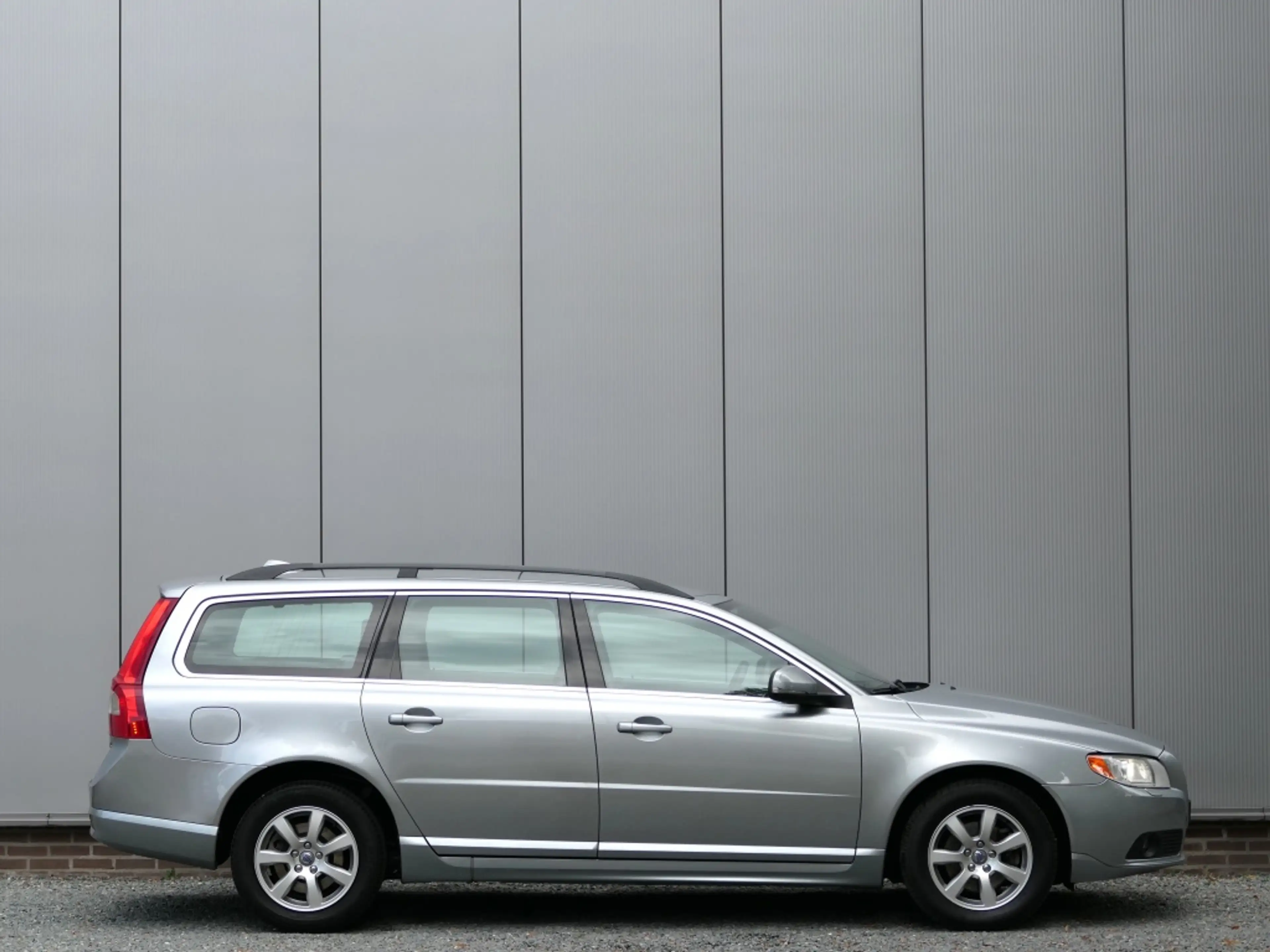 Volvo V70 1.6 T4 Lim. Edition Xenon / Navi / Leer — photo 6