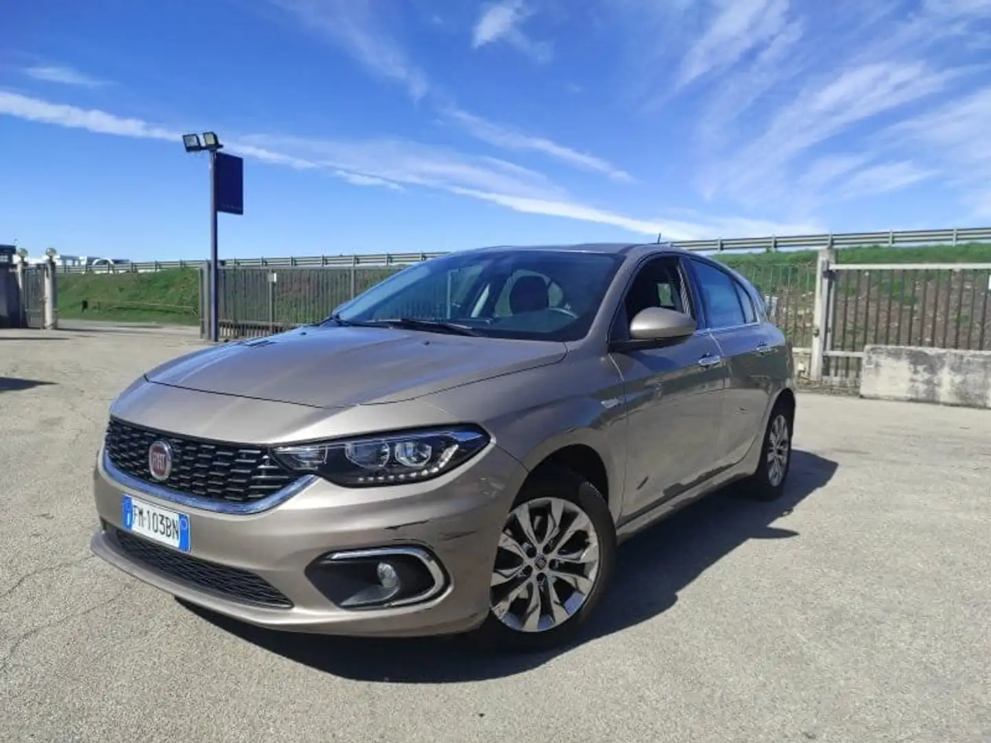 Fiat Tipo Tipo SW 1.3 mjt Easy Business s Bronz - 1