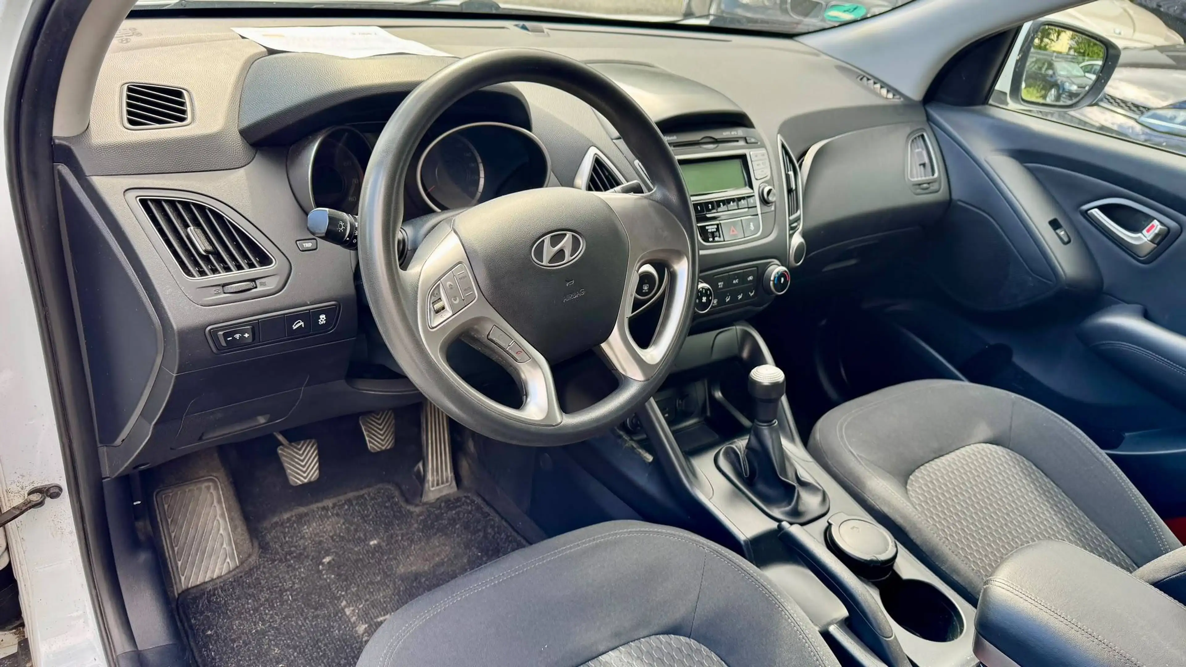 Hyundai iX35 Comfort 2WD*2.Hand*Klima*USB* — photo 9