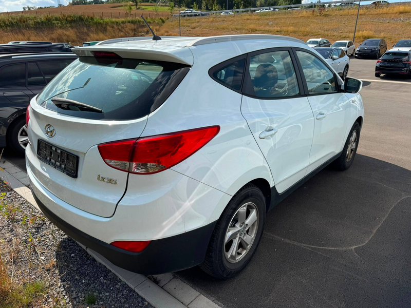Hyundai iX35 Comfort 2WD*2.Hand*Klima*USB* — photo 3