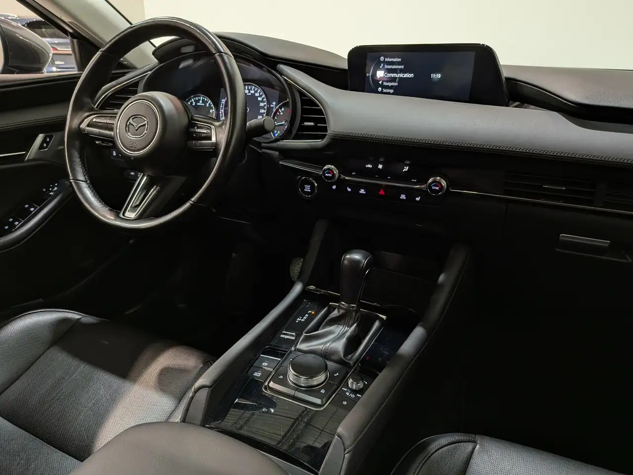 Mazda 3 снимка Mazda 3