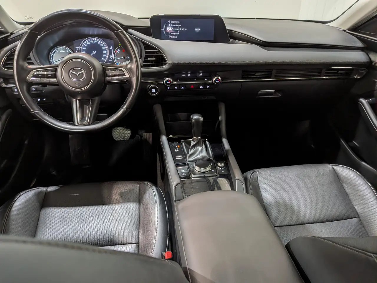 Mazda 3 снимка Mazda 3