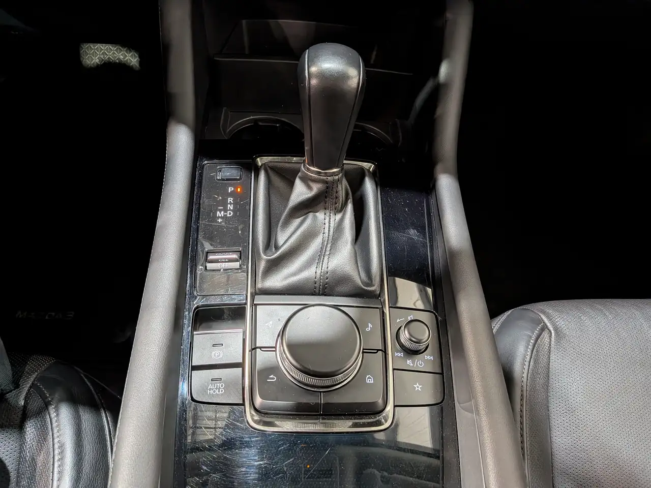 Mazda 3 снимка Mazda 3