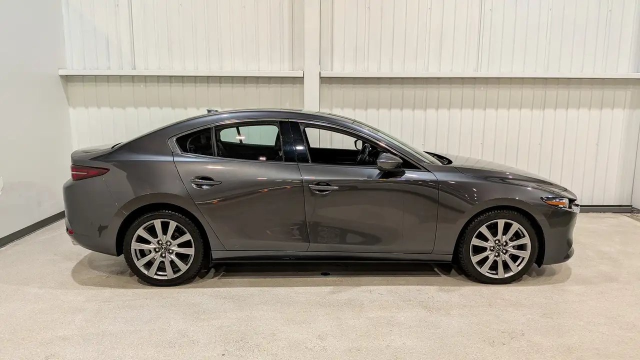 Mazda 3 снимка Mazda 3