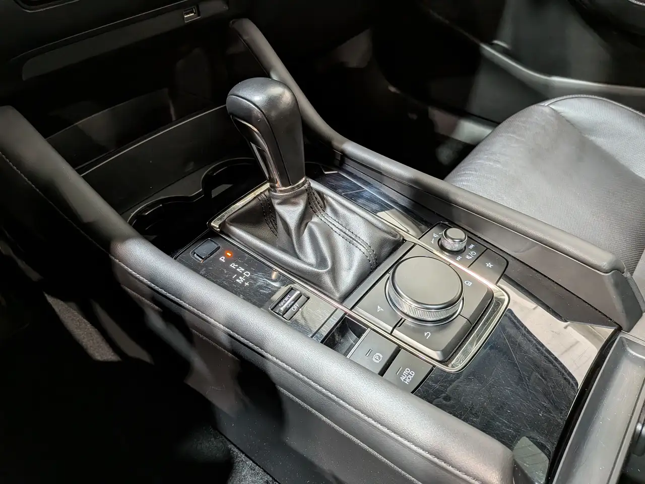 Mazda 3 снимка Mazda 3