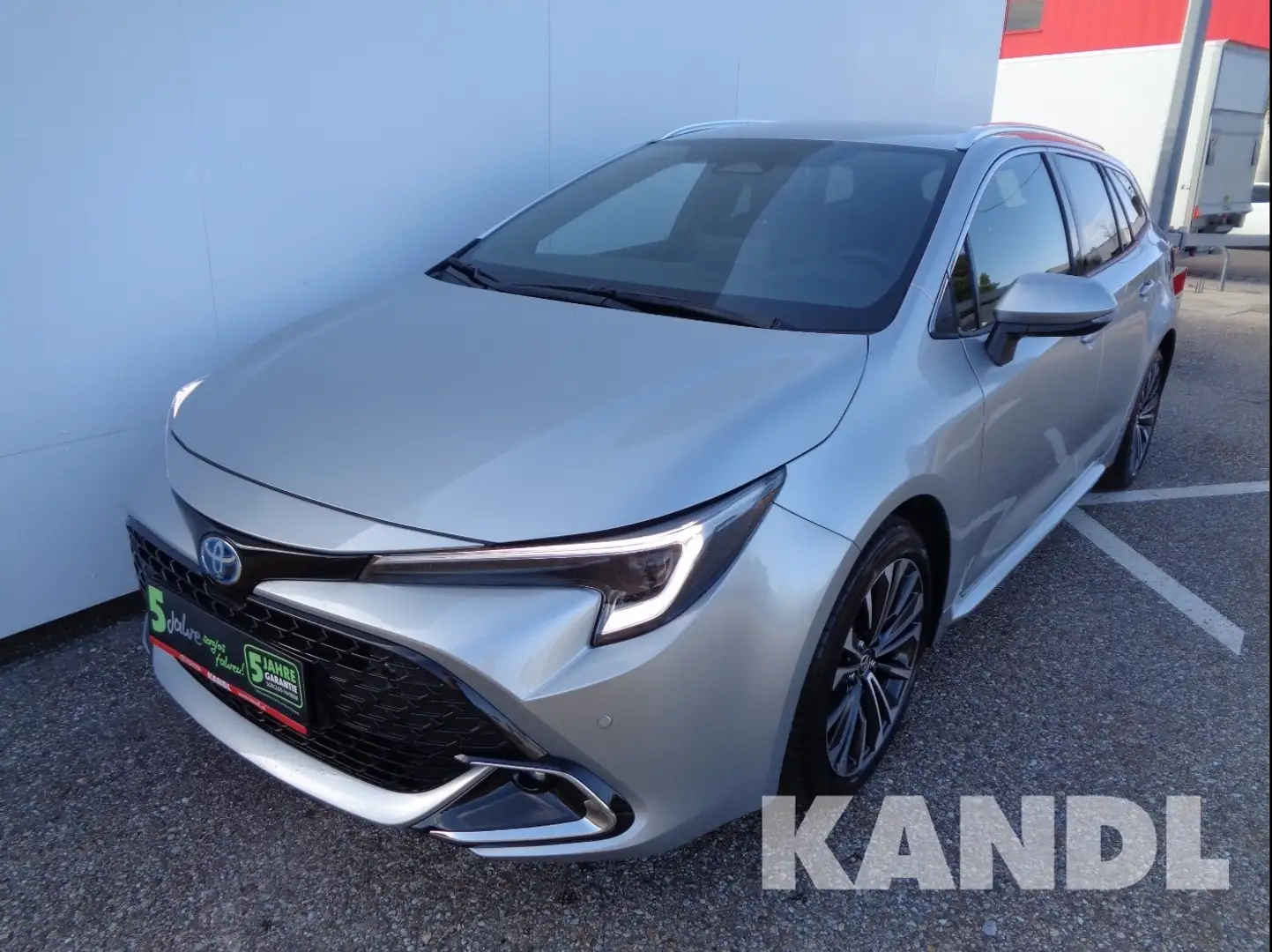 Toyota Corolla 1.8 Hybrid Touring Sports Active Drive Zilver - 1