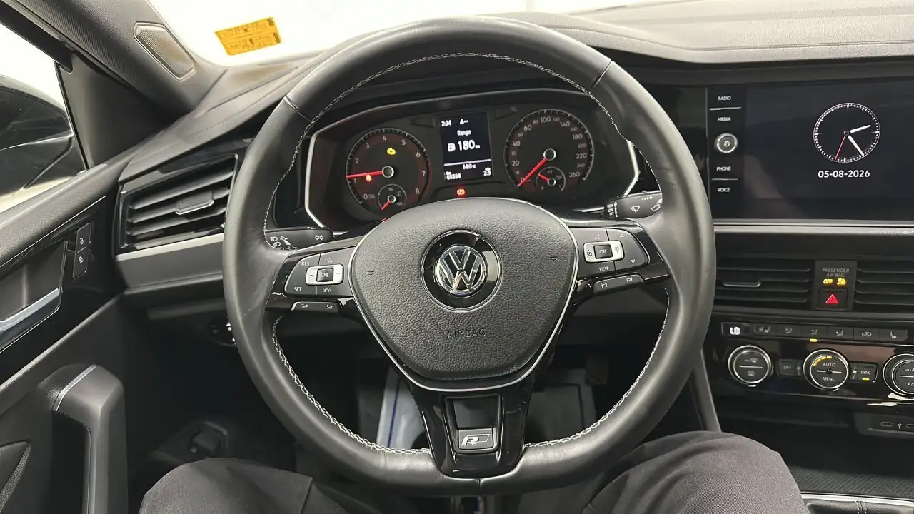 Volkswagen Jetta снимка Volkswagen Jetta