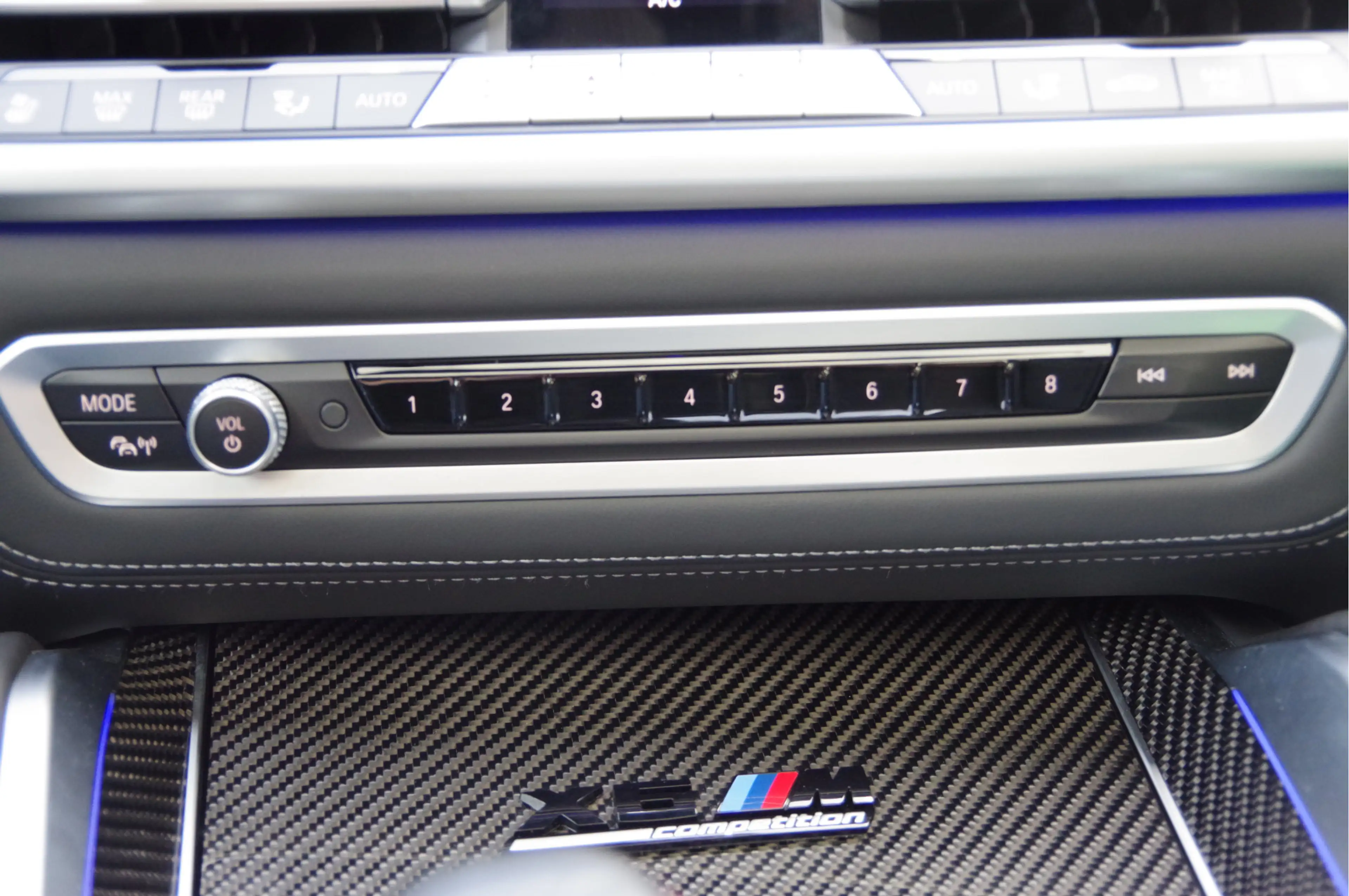 BMW X6 M Competition LASERLIGHT, PANODAK, MEMORY, TREKHAAK, — photo 38