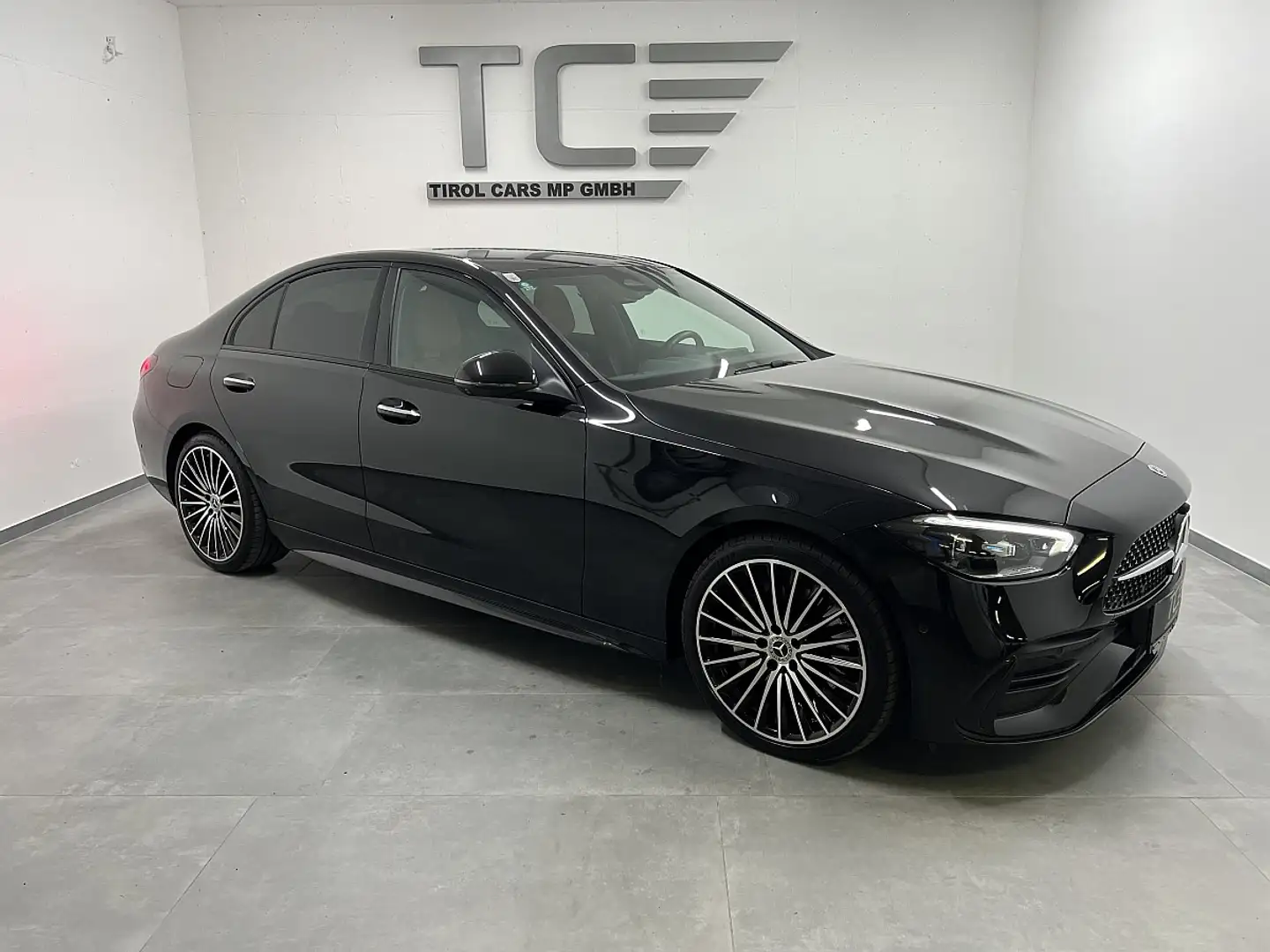 Mercedes-Benz C 220 d 4MATIC Aut. AMG Paket, 19", Night Paket, 360G... Schwarz - 1