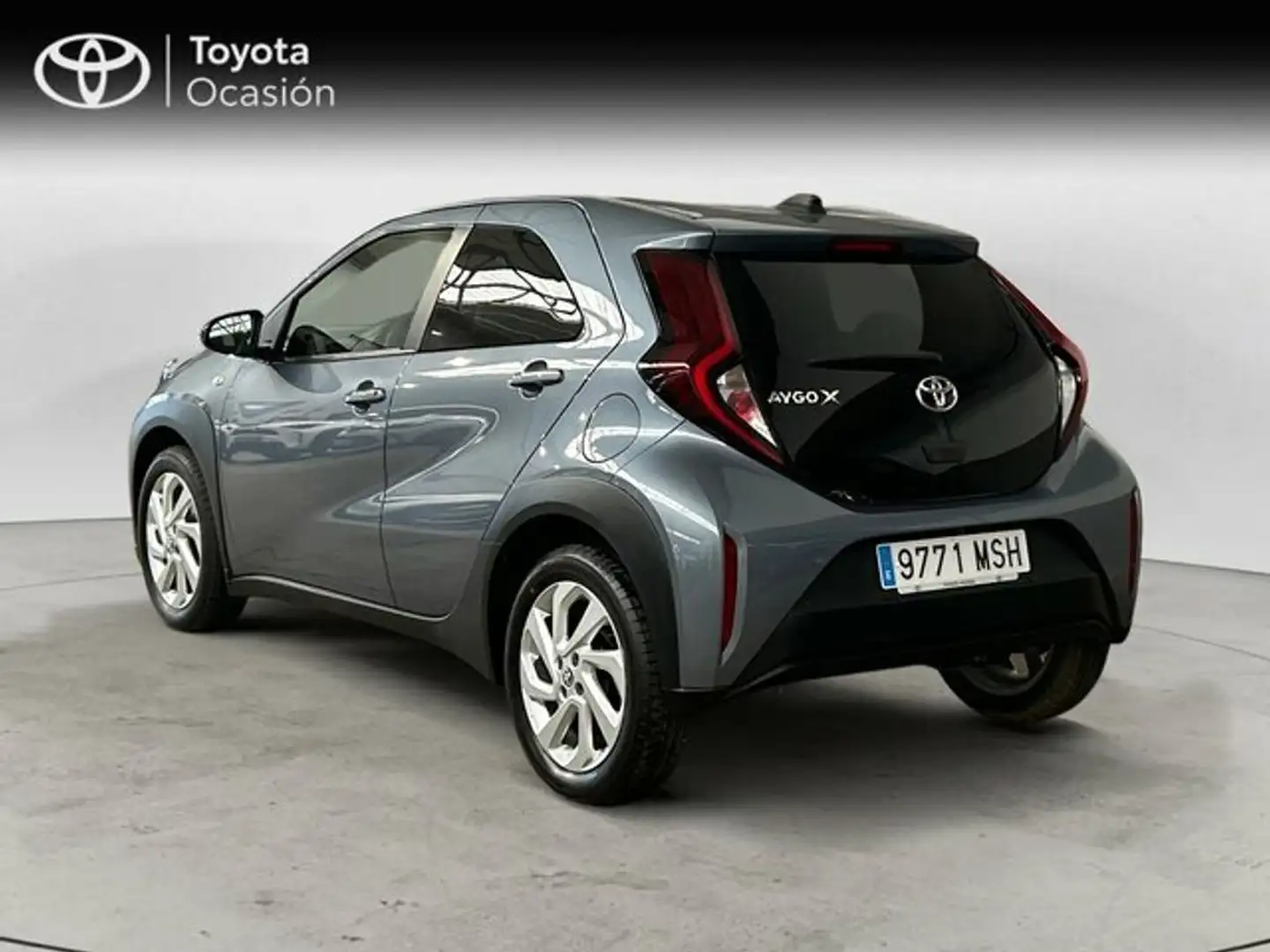 Toyota Aygo Play Gris - 2