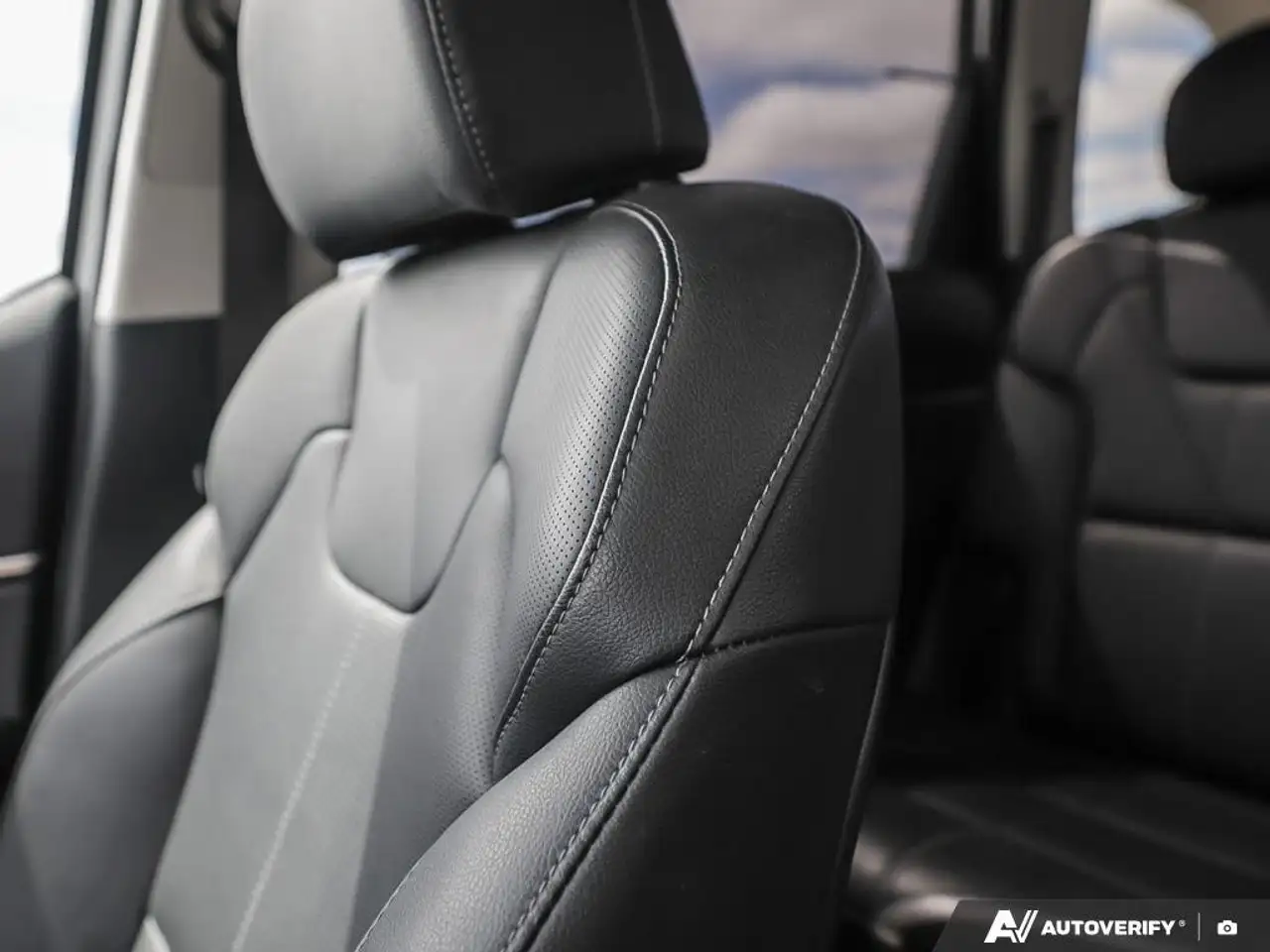 Kia Telluride снимка Kia Telluride