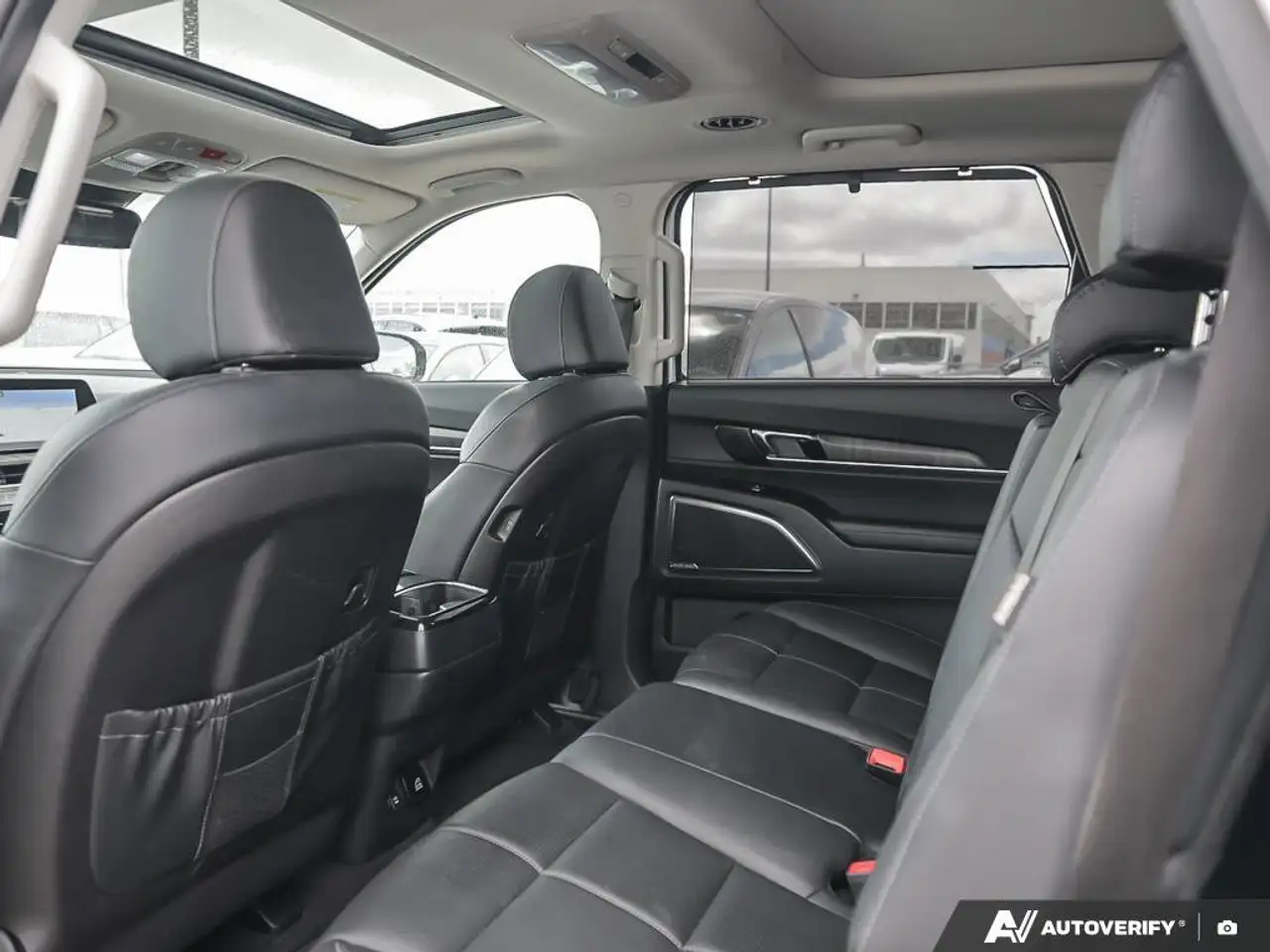 Kia Telluride снимка Kia Telluride