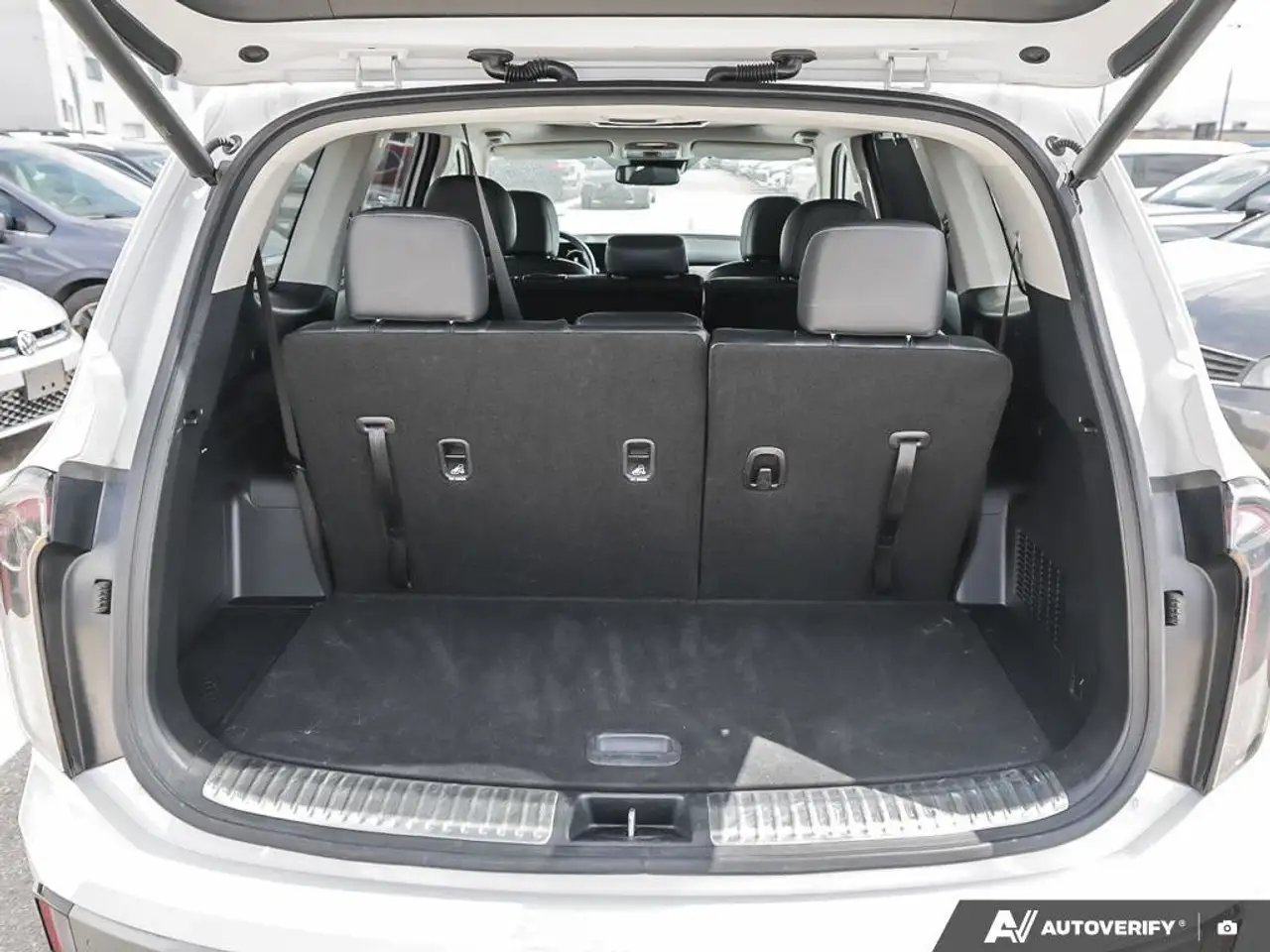 Kia Telluride снимка Kia Telluride
