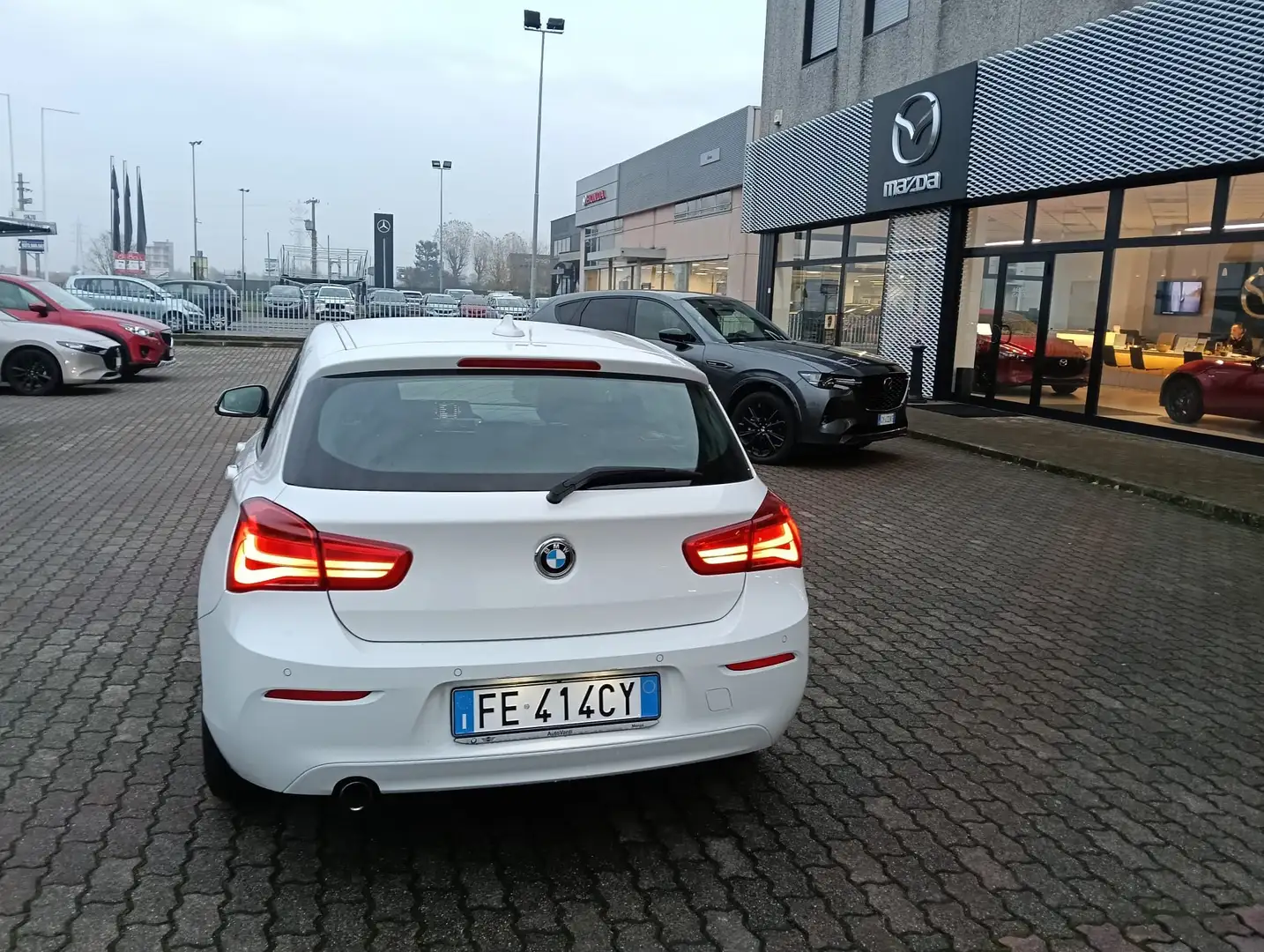 BMW 116 116i Urban 5p Weiß - 2